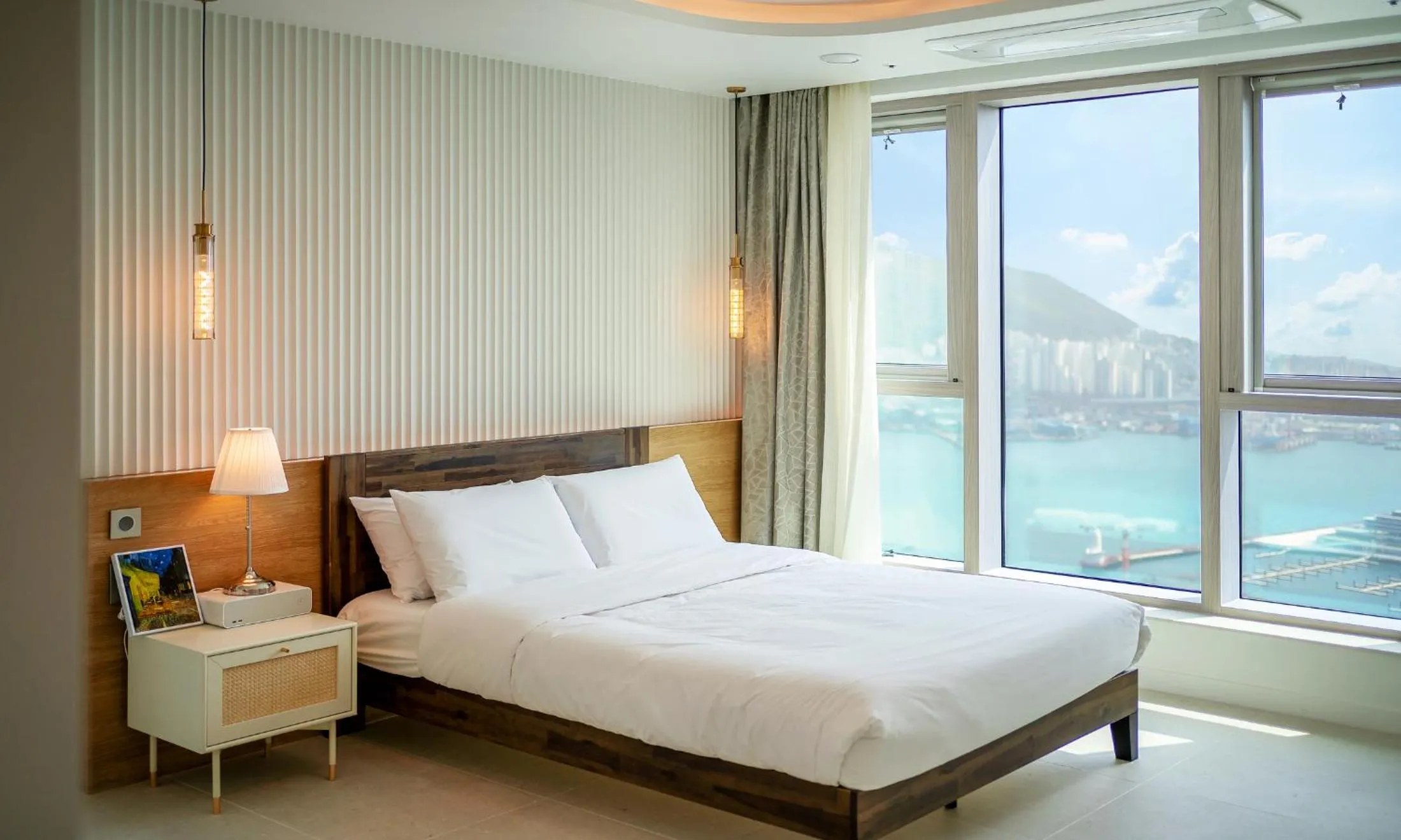 Bed in Busan Station BOOKING THE BAY