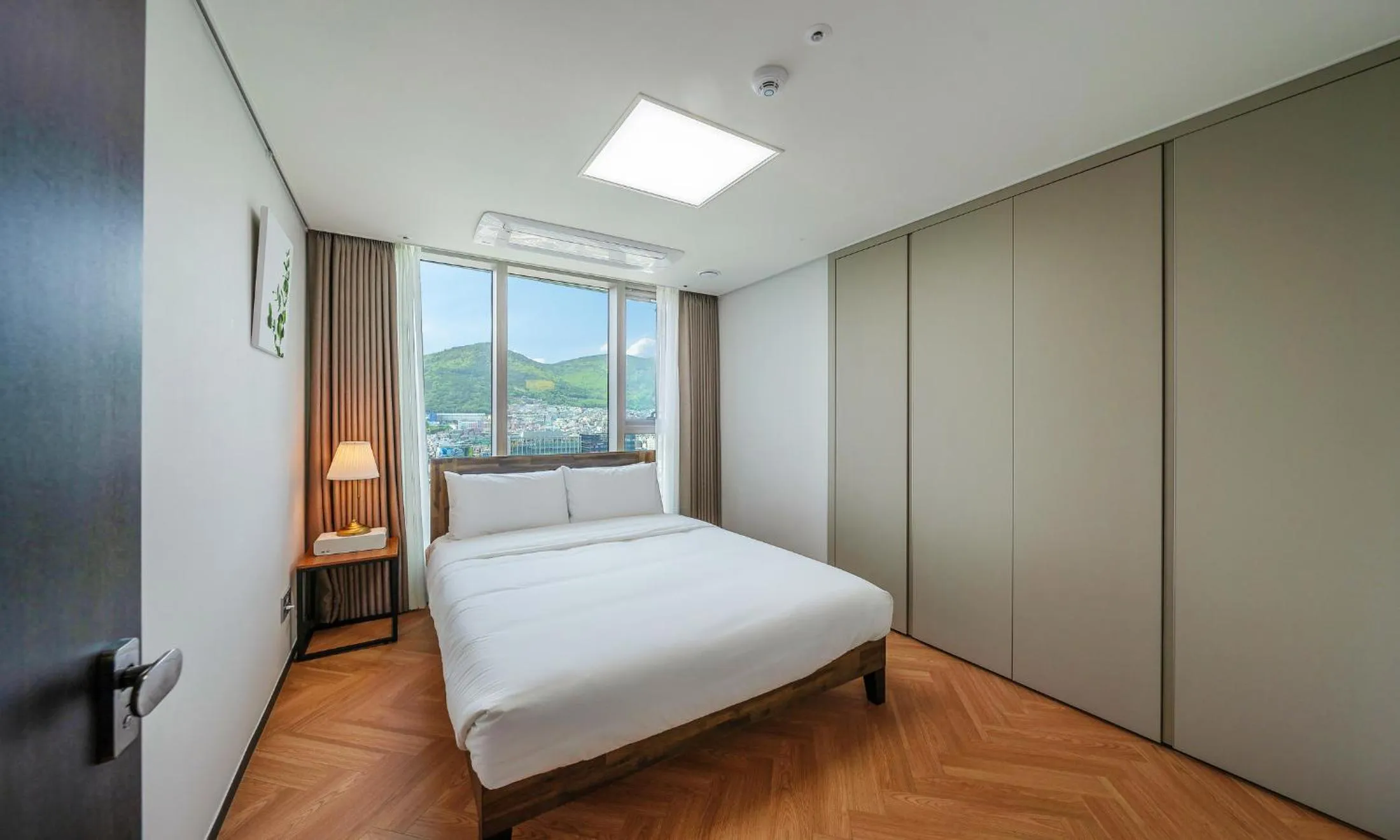 Bed in Busan Station BOOKING THE BAY