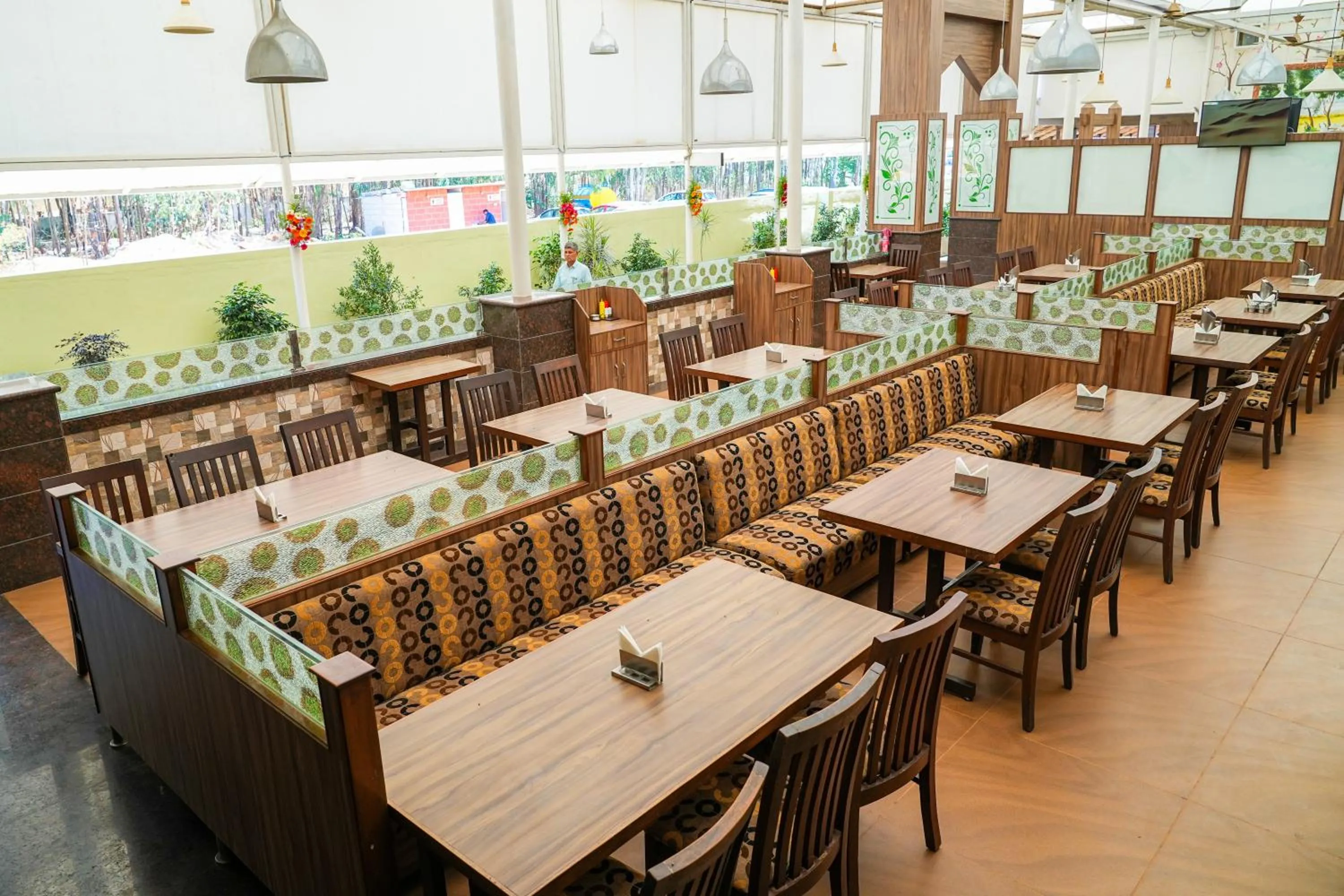 Sri Krishna Inn - Kempegowda Airport Bangalore