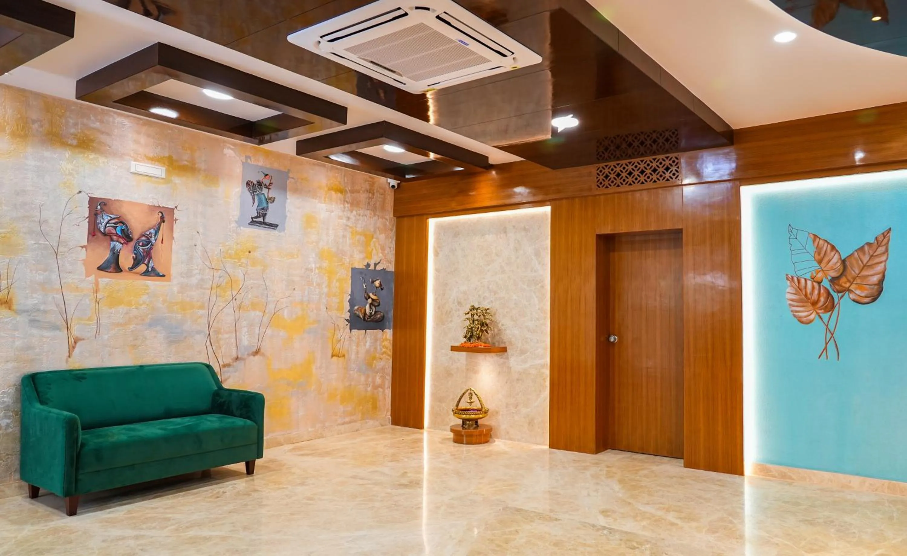 Sri Krishna Inn - Kempegowda Airport Bangalore