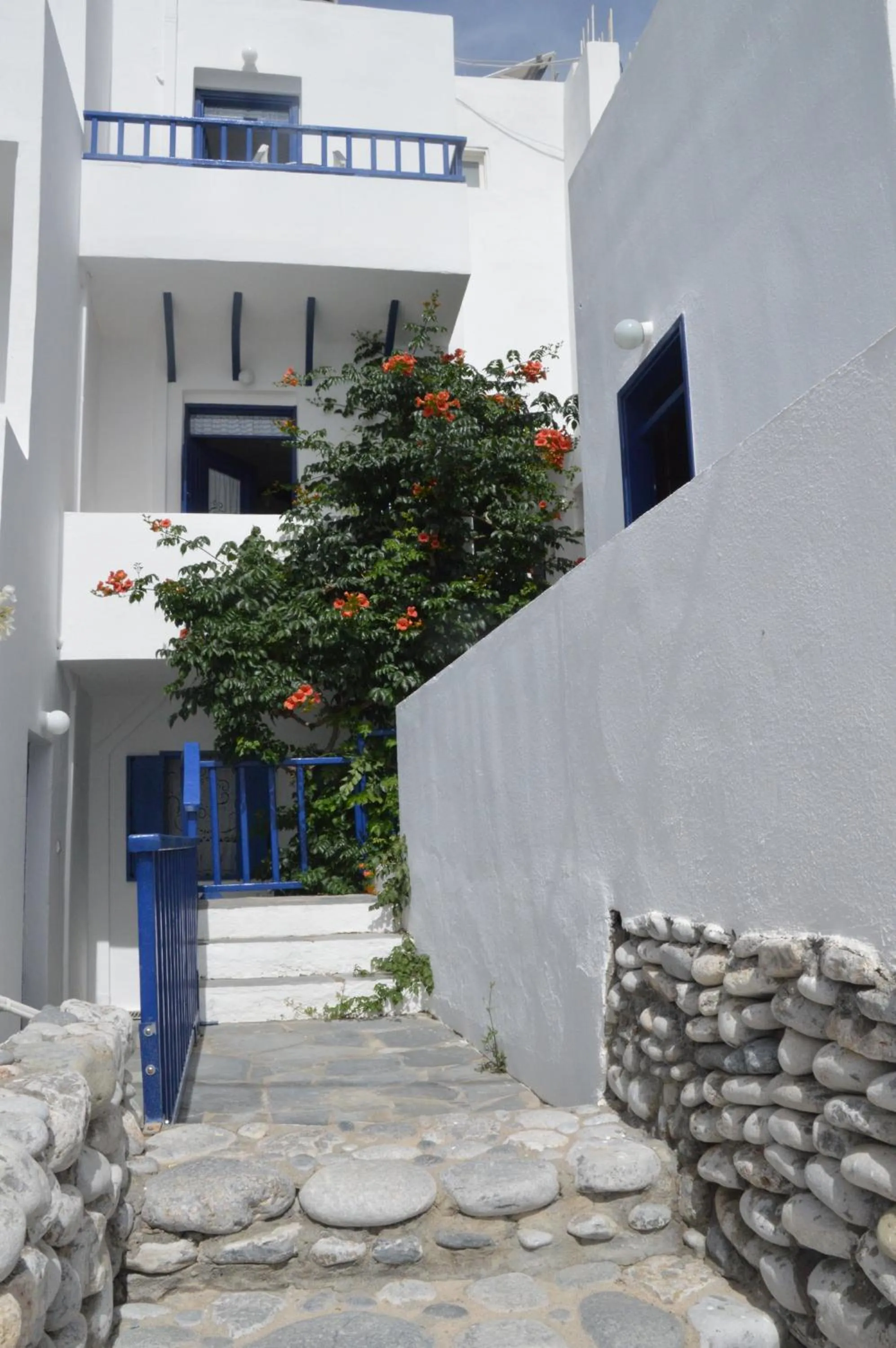 Facade/entrance in Hotel Porto Loutro on the Beach
