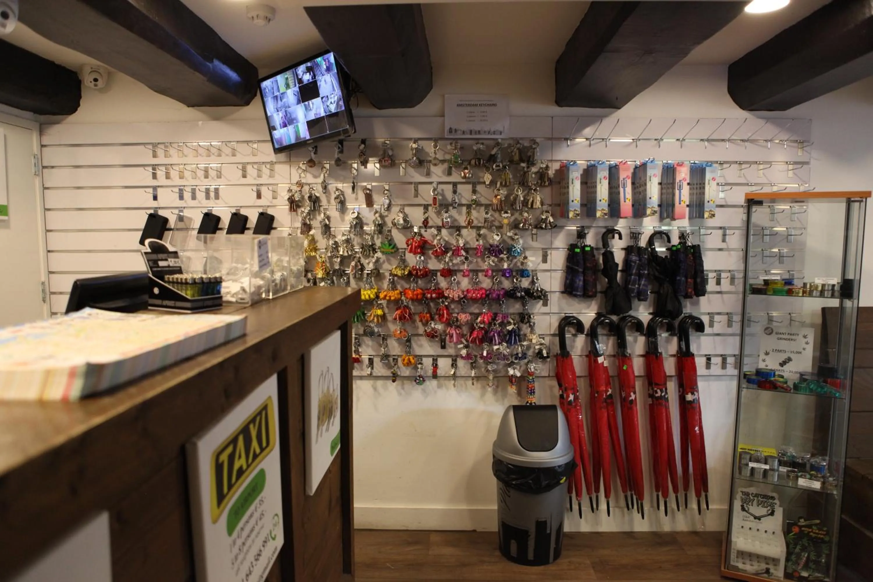 Communal lounge/ TV room in International Budget Hostel City Center