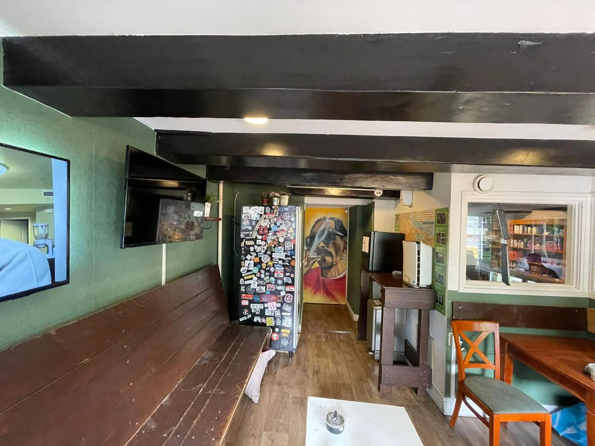 Communal lounge/ TV room in International Budget Hostel City Center