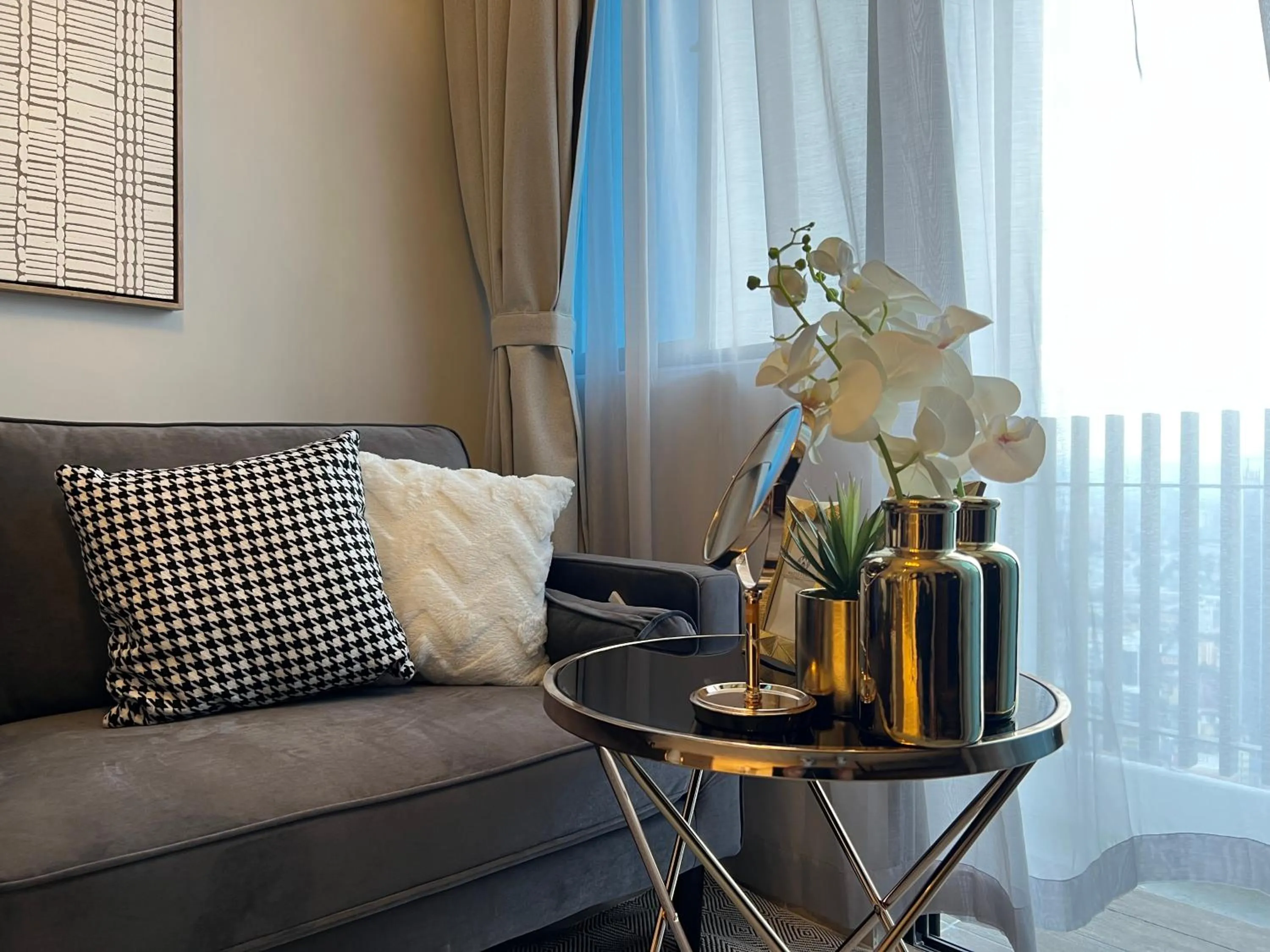 Living room in LUXE Infinitum KLCC by WSD