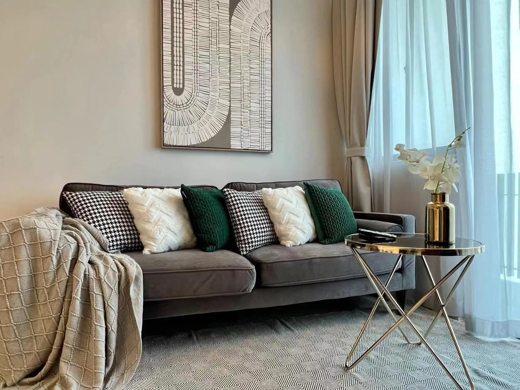 Living room in LUXE Infinitum KLCC by WSD