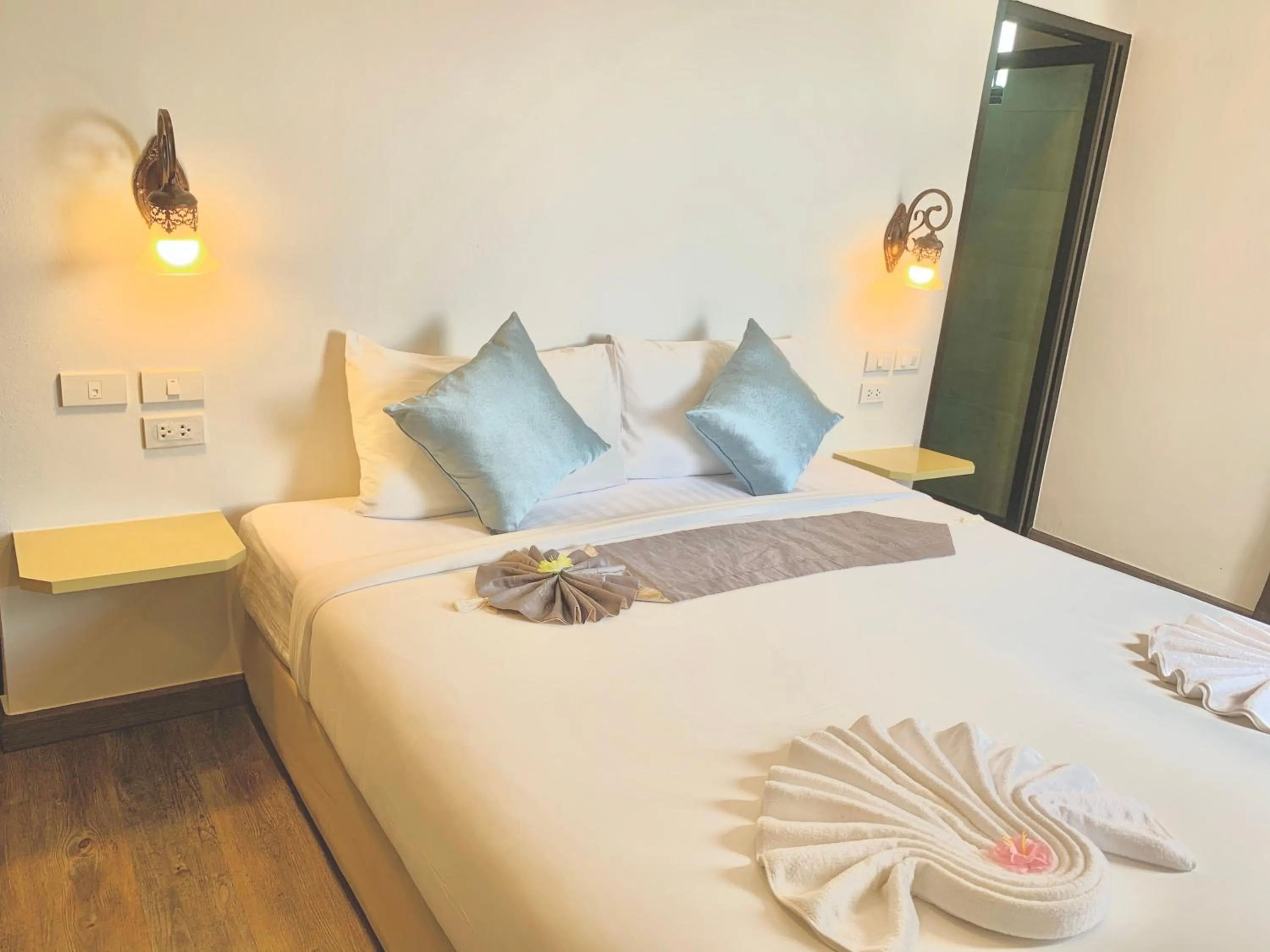 Bed in Behind The Scene Hotel Club @ Samui