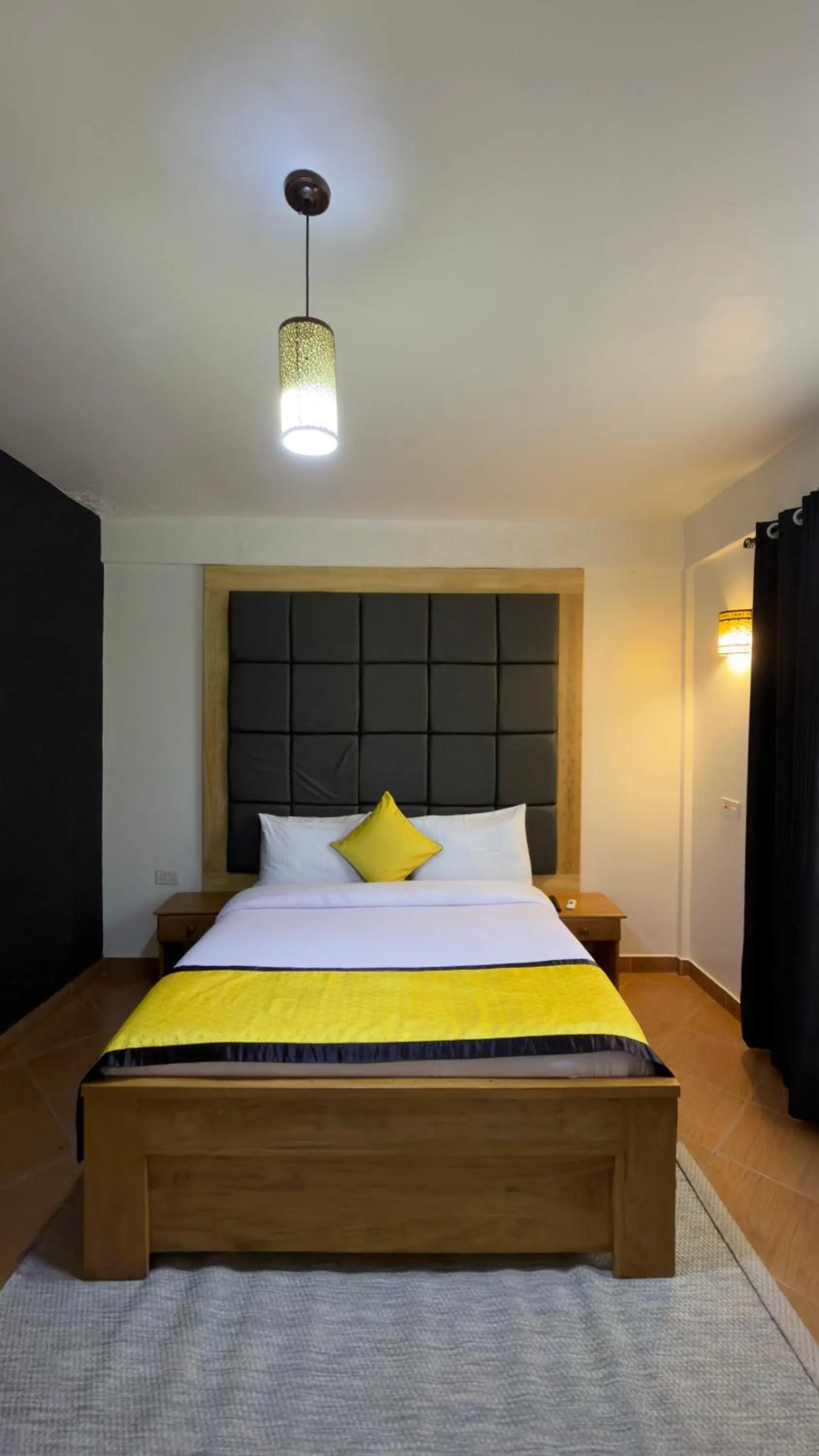 Photo of the whole room, Bed in Njiro Climax