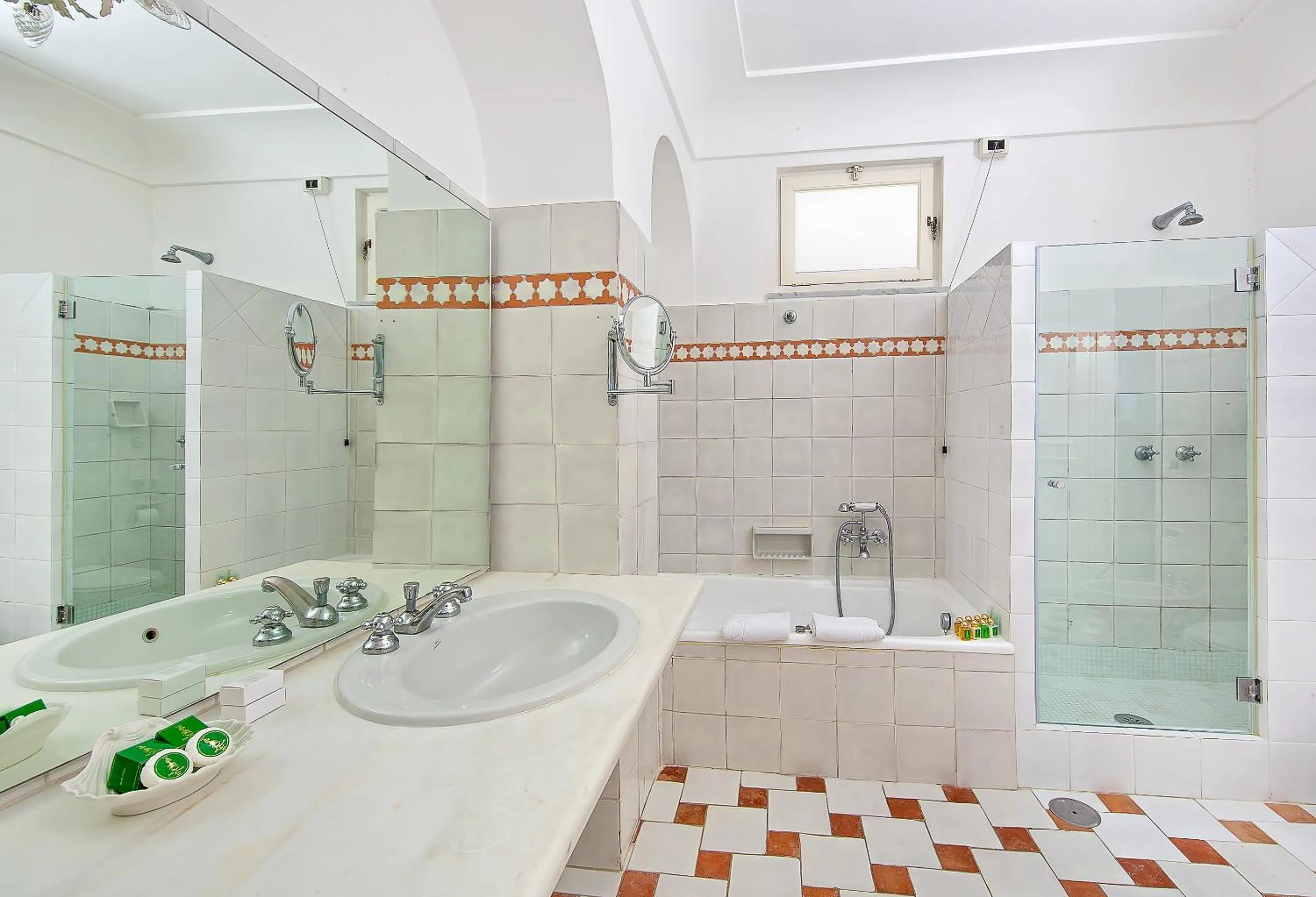 Shower in Hotel Villa Brunella