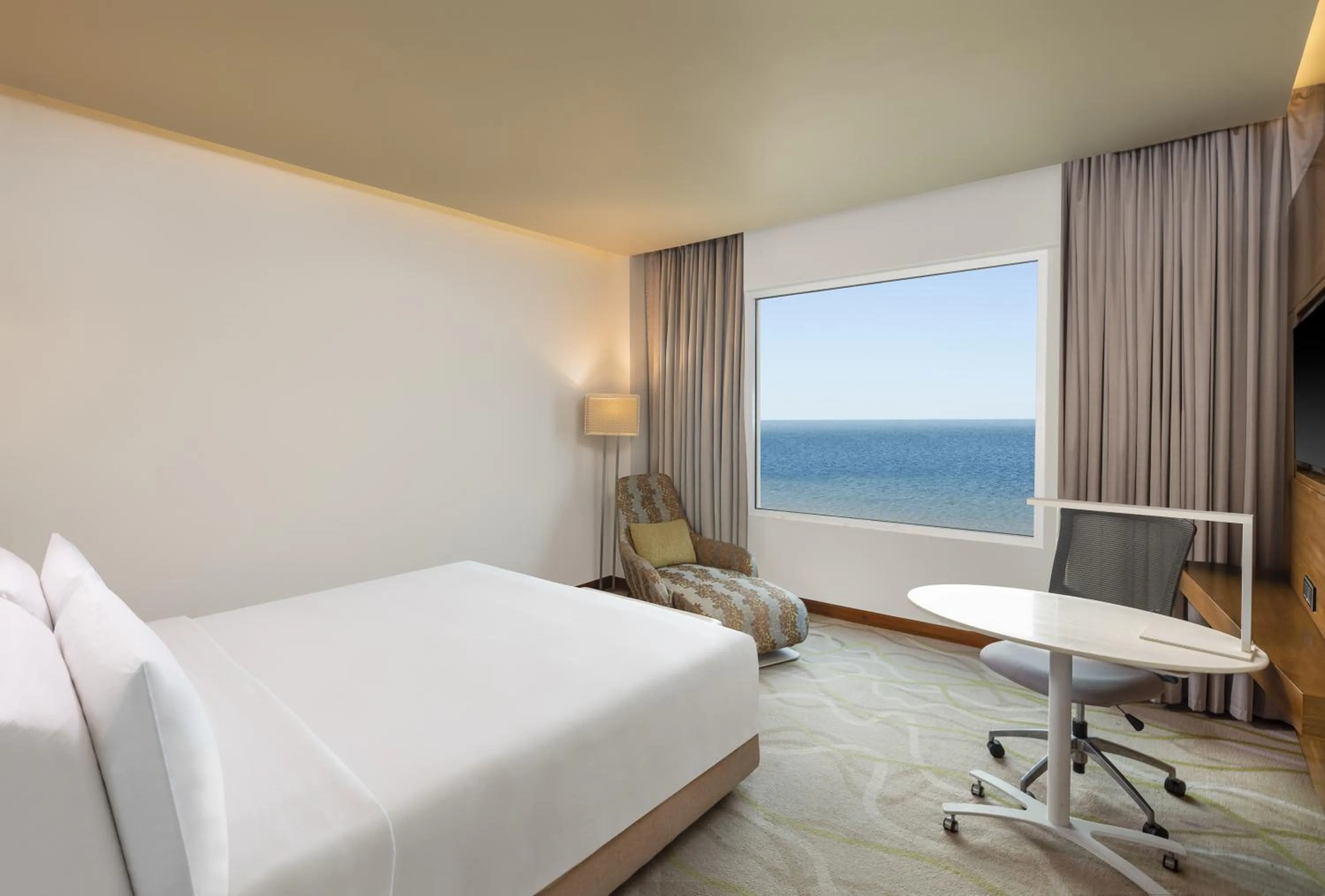 Bed in Radisson Hotel Colombo