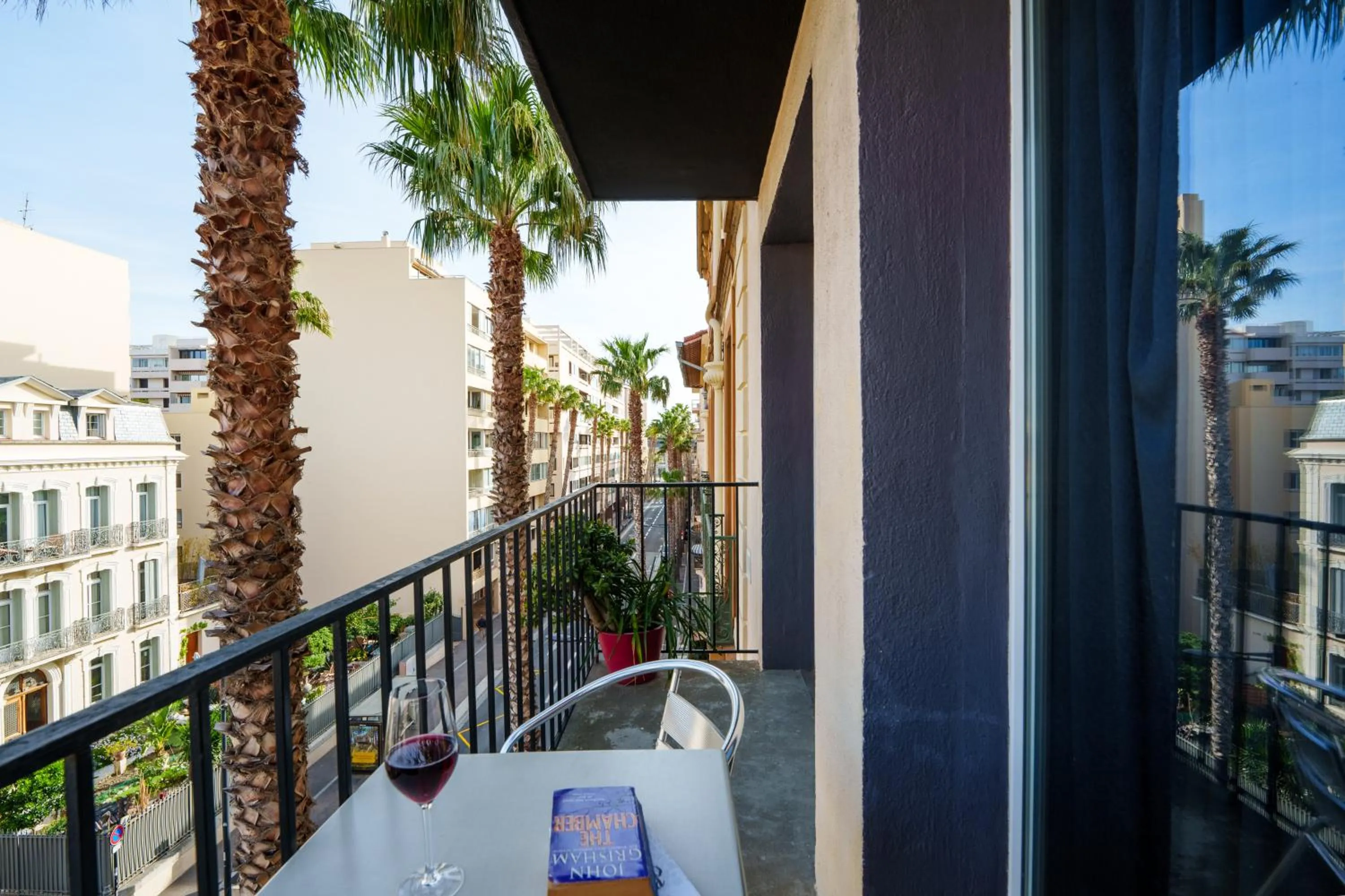 Balcony/Terrace in Nyx Hôtel Indépendant Perpignan Centre Gare