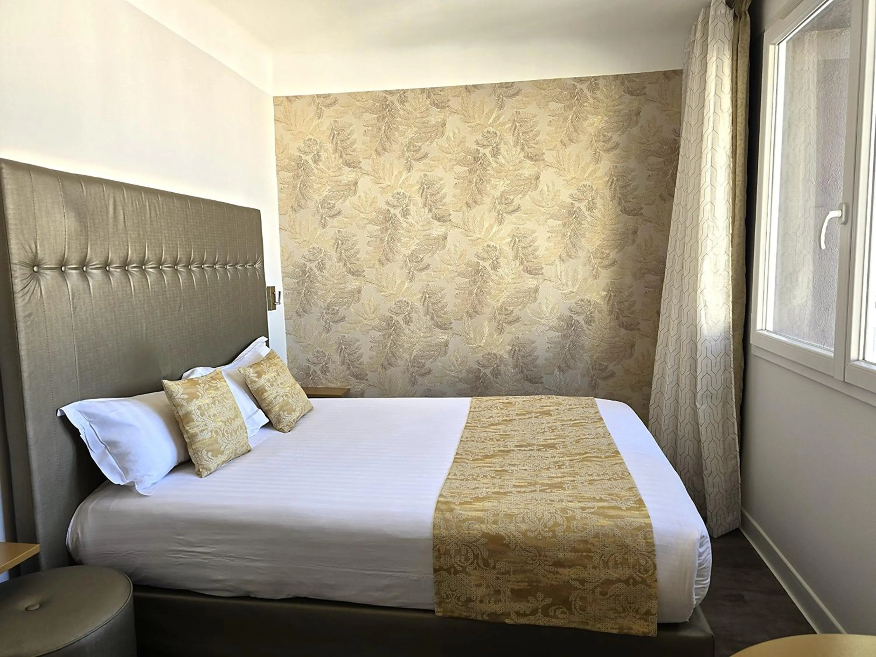 Bedroom, Bed in Nyx Hôtel Indépendant Perpignan Centre Gare