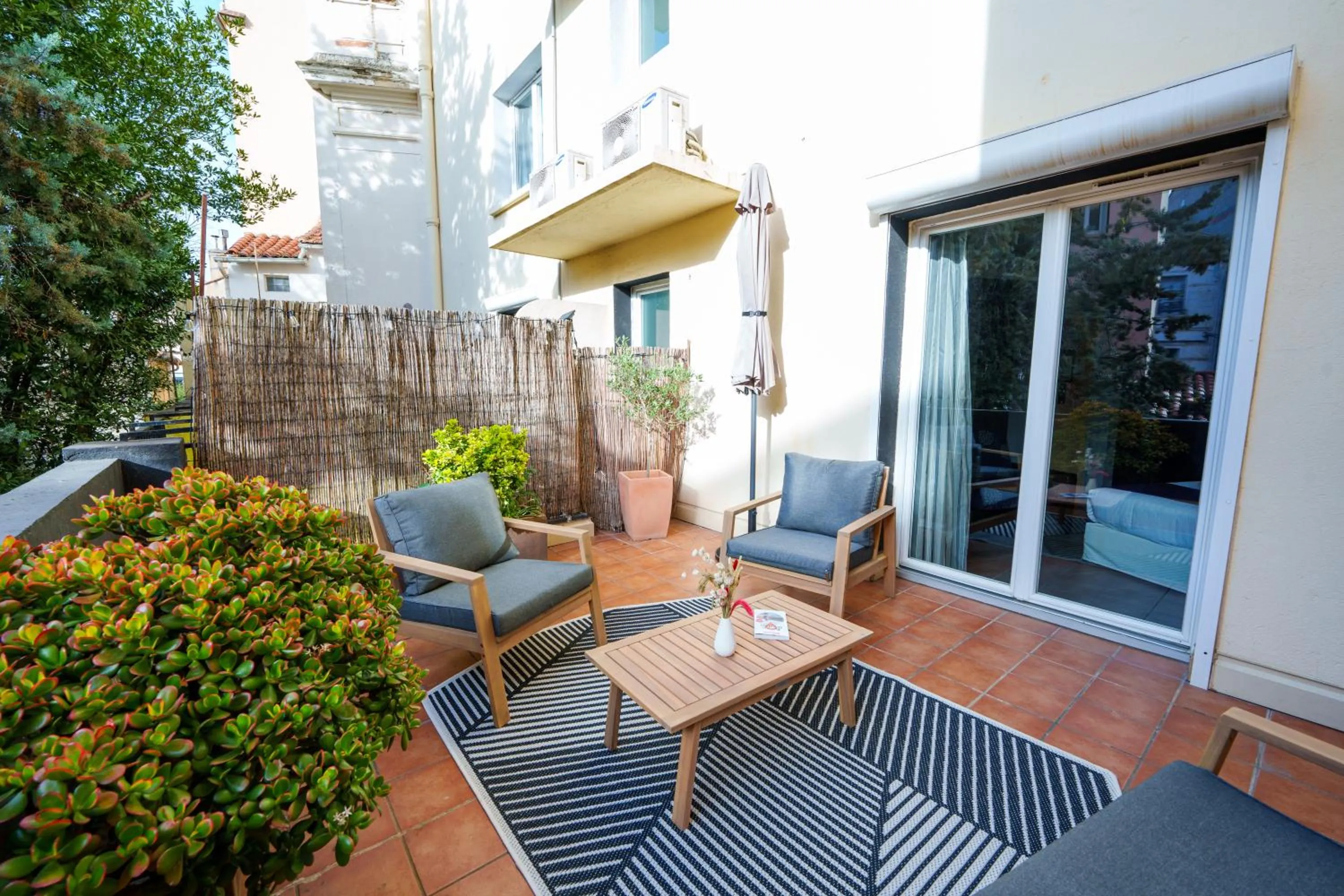 Patio in Nyx Hôtel Indépendant Perpignan Centre Gare