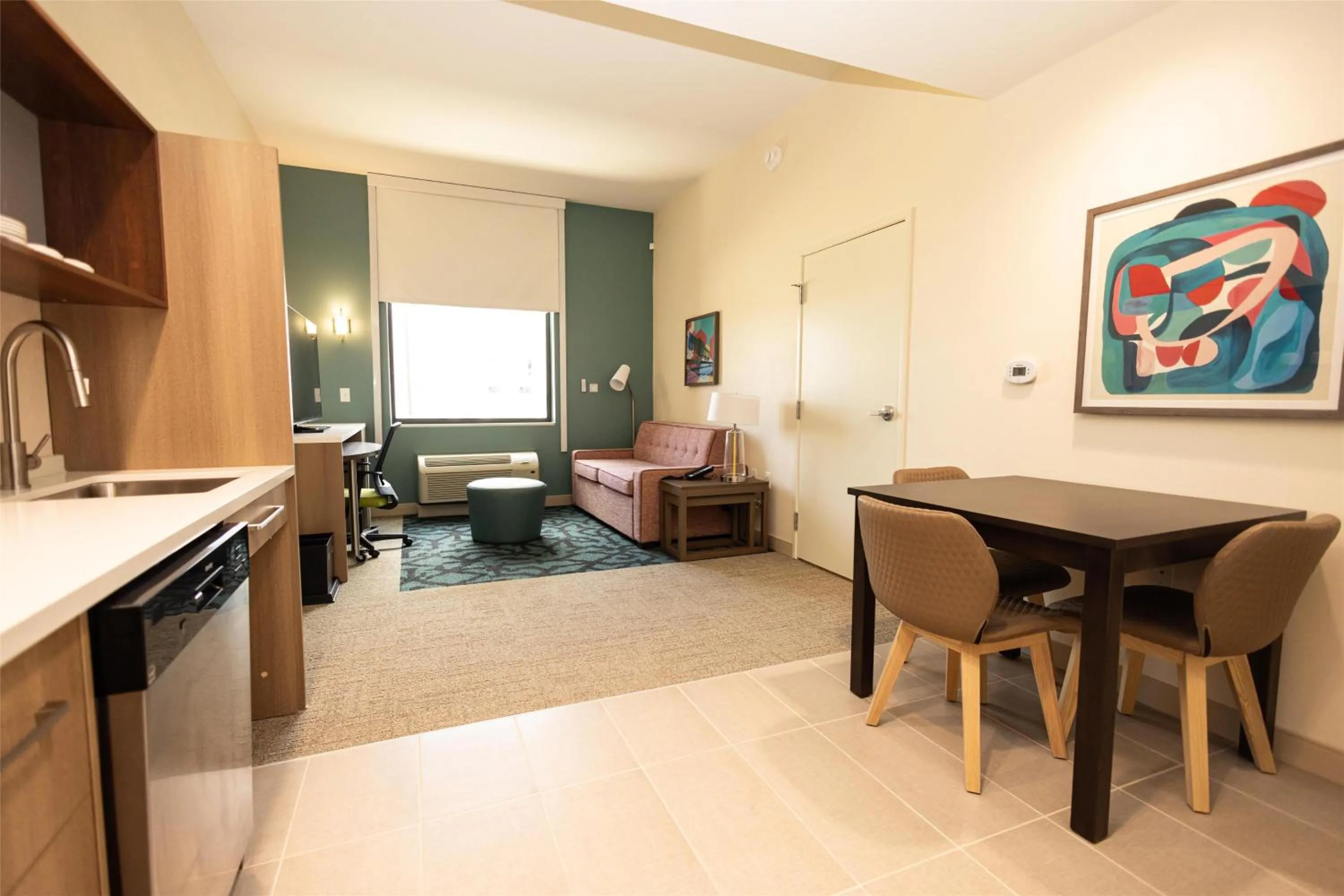 Kitchen or kitchenette in Home2 Suites By Hilton Hammond, La