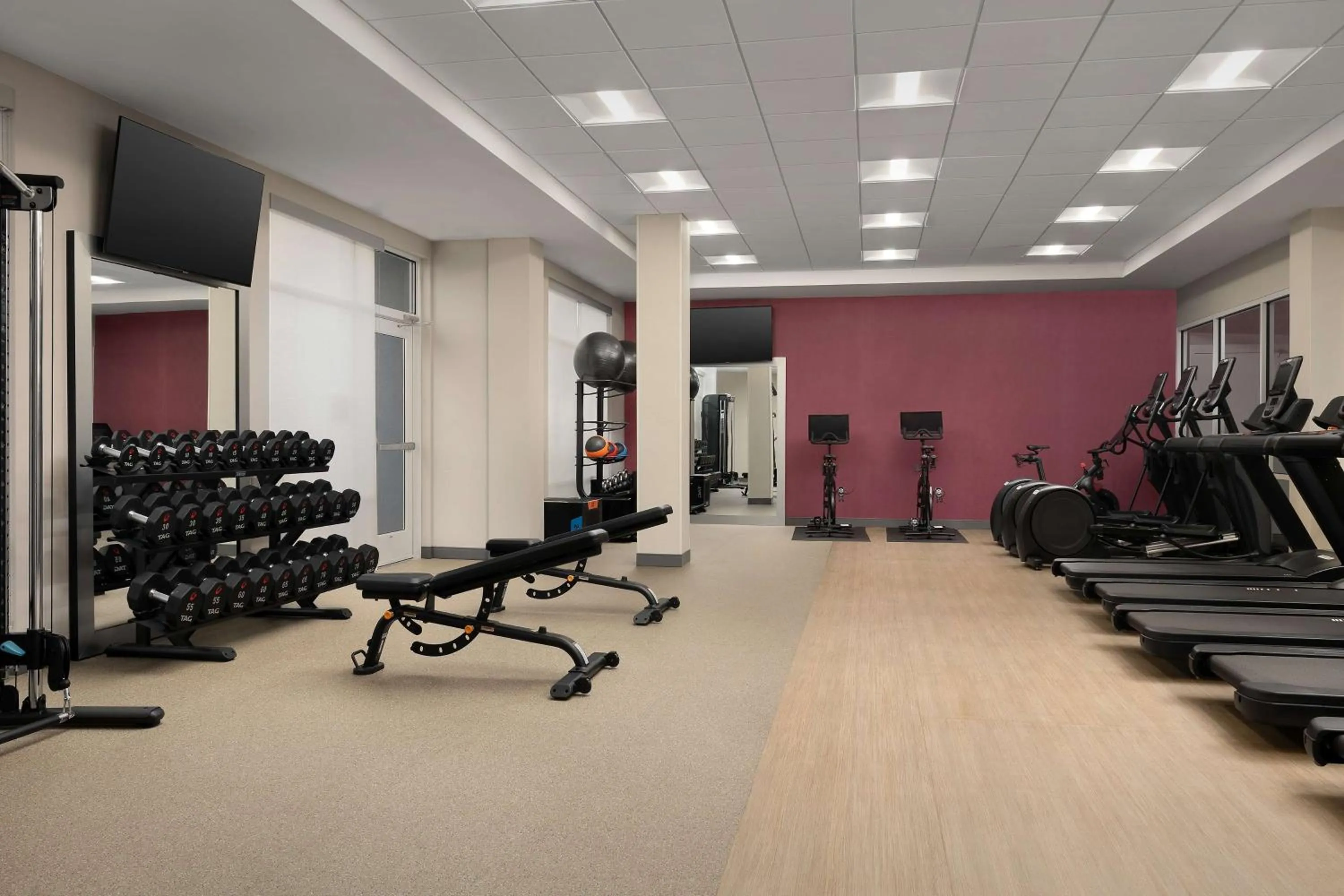 Fitness centre/facilities in Hampton Inn & Suites Durham University Medical Center