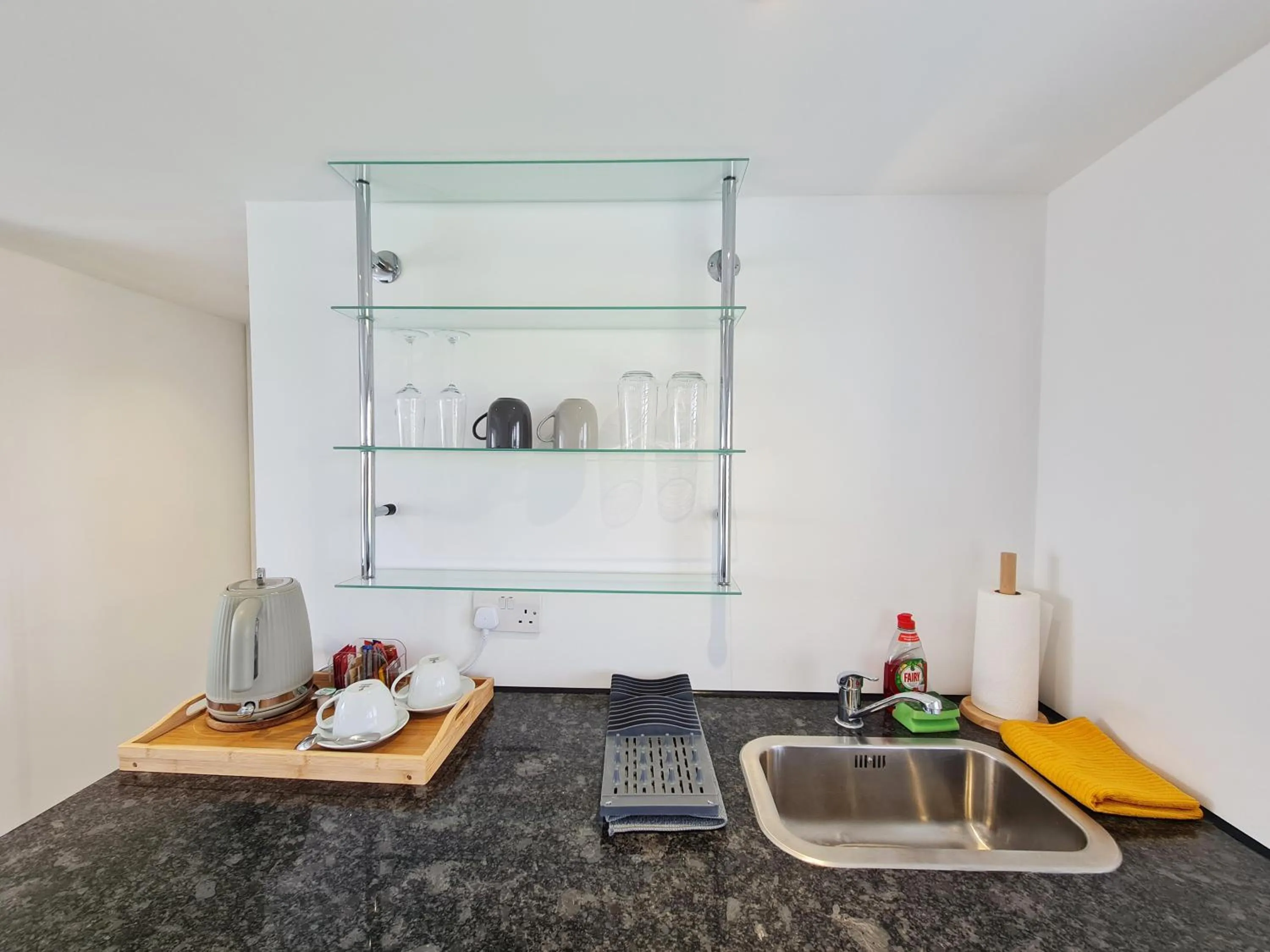 Coffee/tea facilities in Stylish Suites with kitchenette