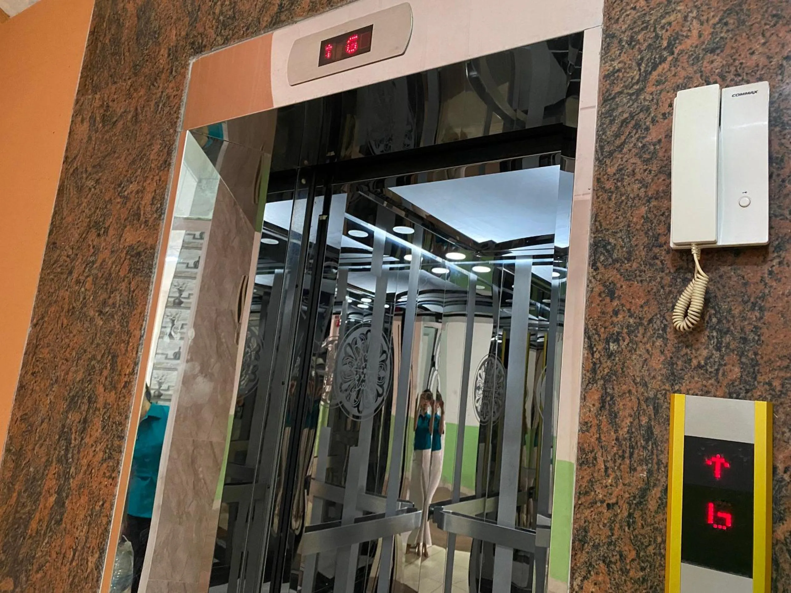 elevator in Indochina Airport Hotel