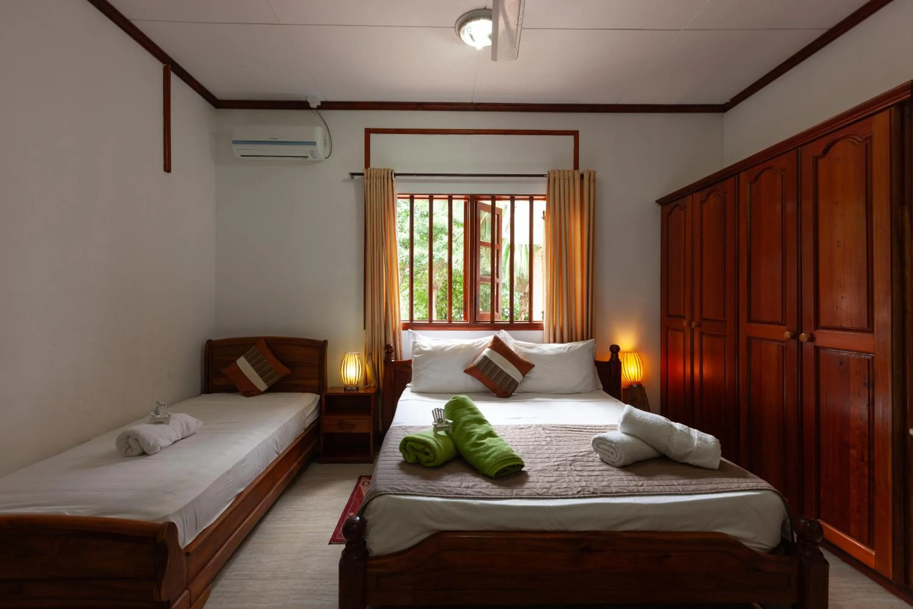 Bed in Villa Anse La Blague