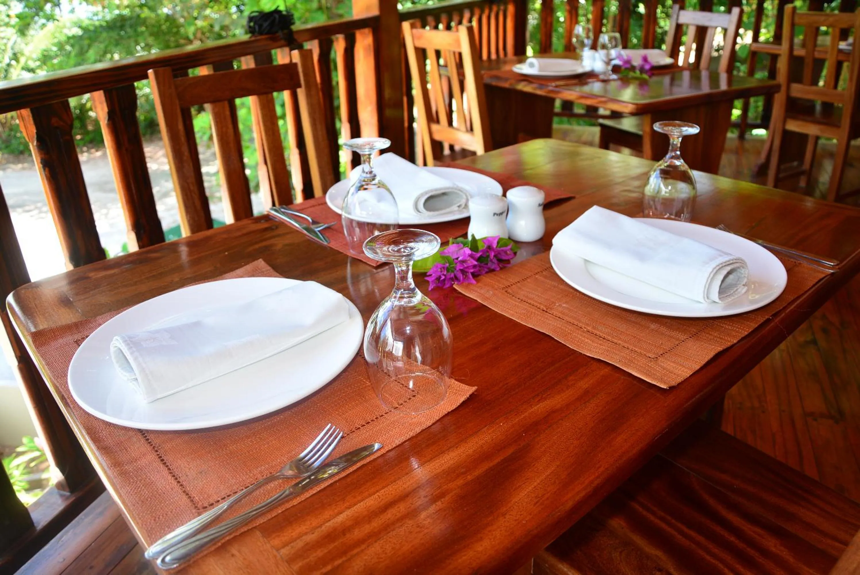 Restaurant/places to eat in Villa Anse La Blague