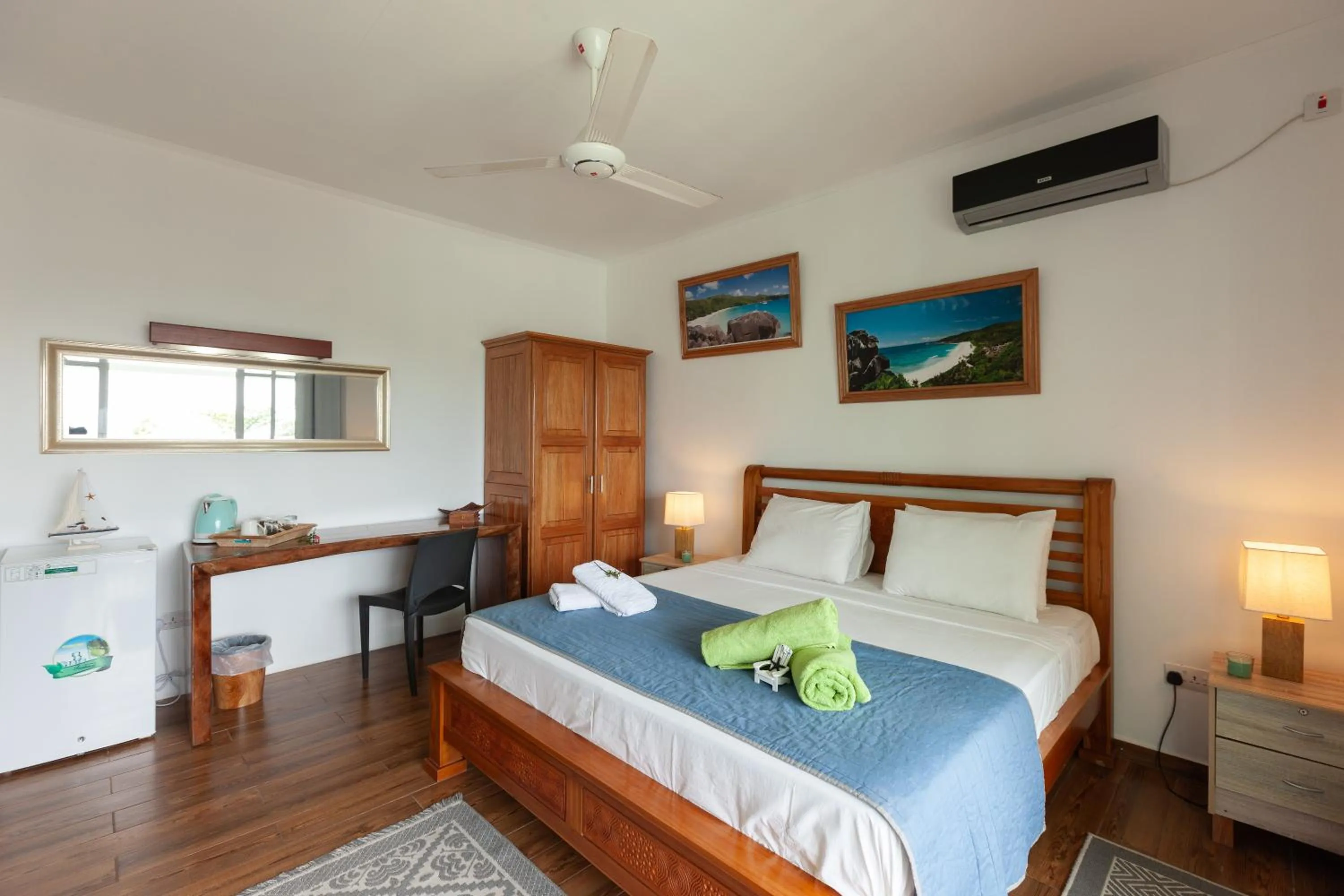 Bed in Villa Anse La Blague