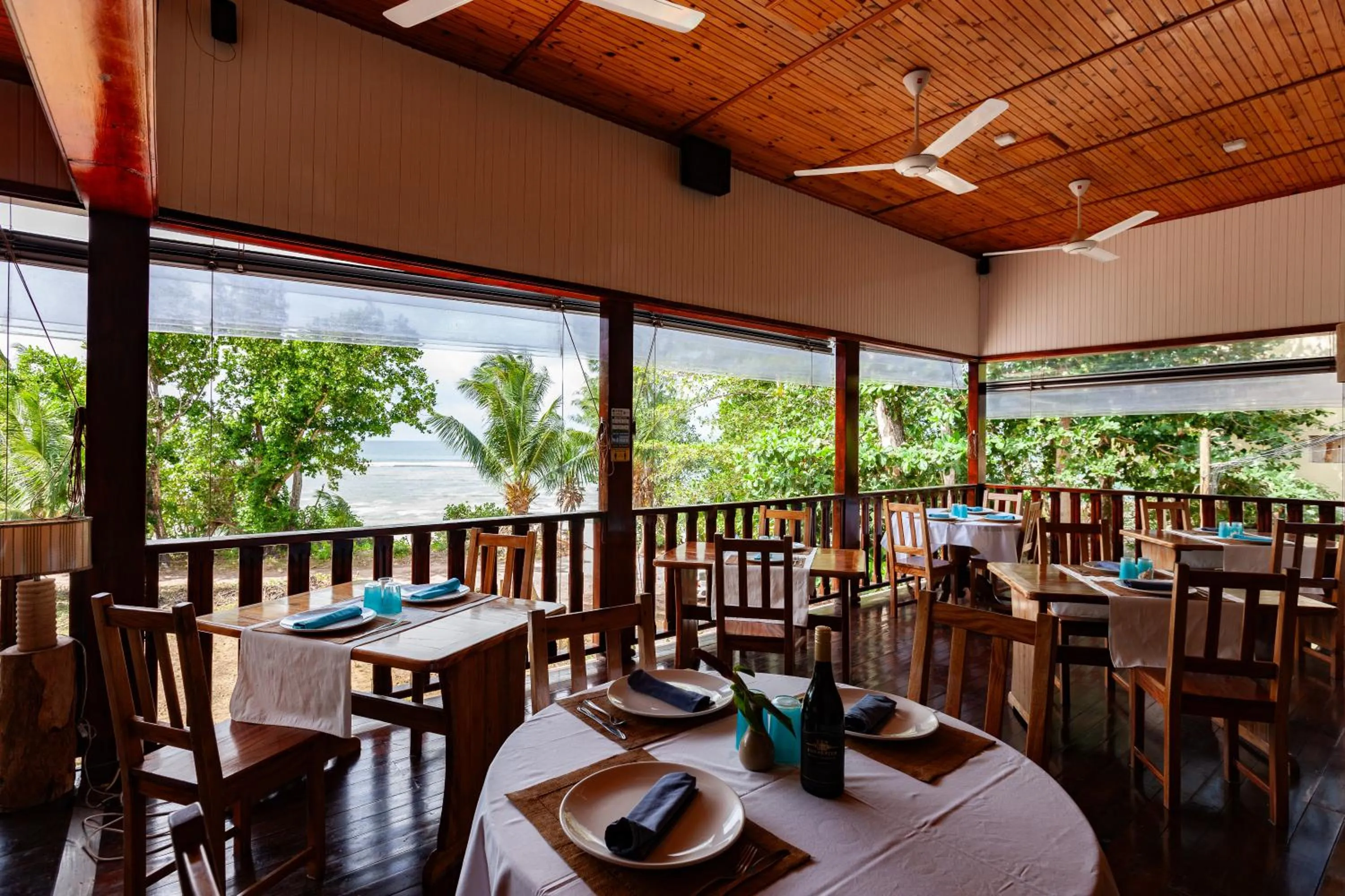 Restaurant/places to eat in Villa Anse La Blague