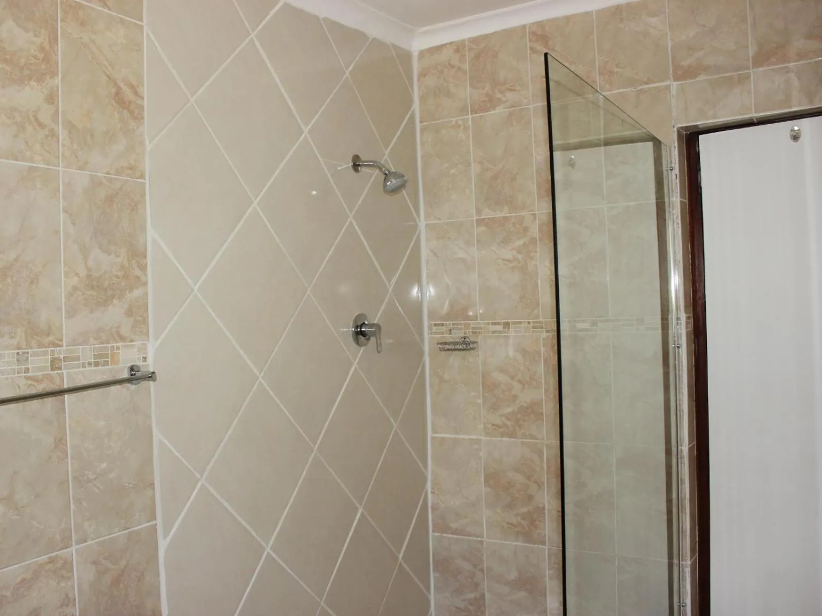 Shower in Somerset Guest Lodge - Western Cape