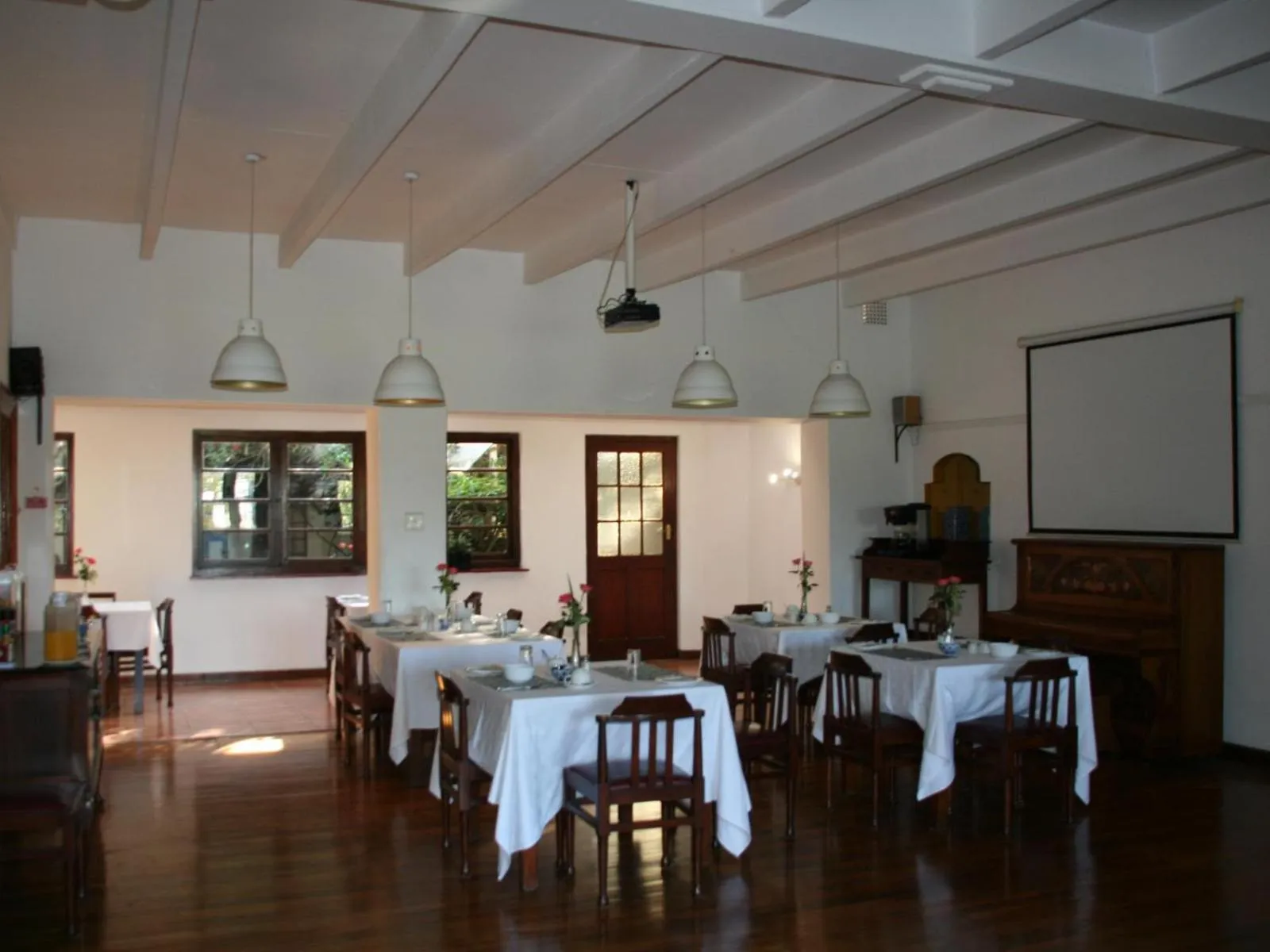 Dining area in Somerset Guest Lodge - Western Cape