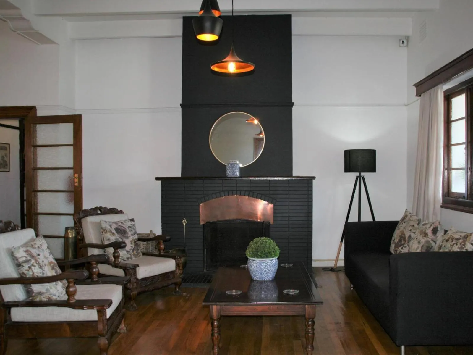 Lounge or bar in Somerset Guest Lodge - Western Cape