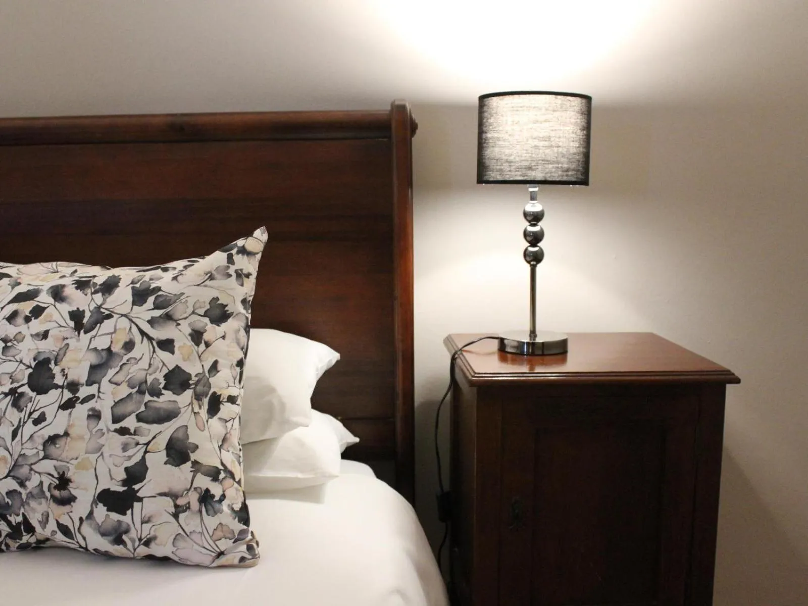 Decorative detail, Bed in Somerset Guest Lodge - Western Cape