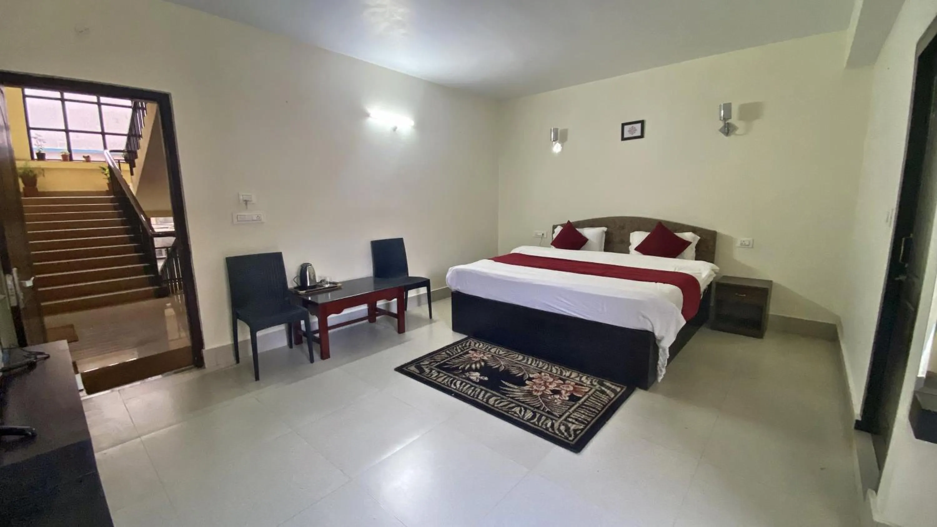 Bed in Lingmoo Residency