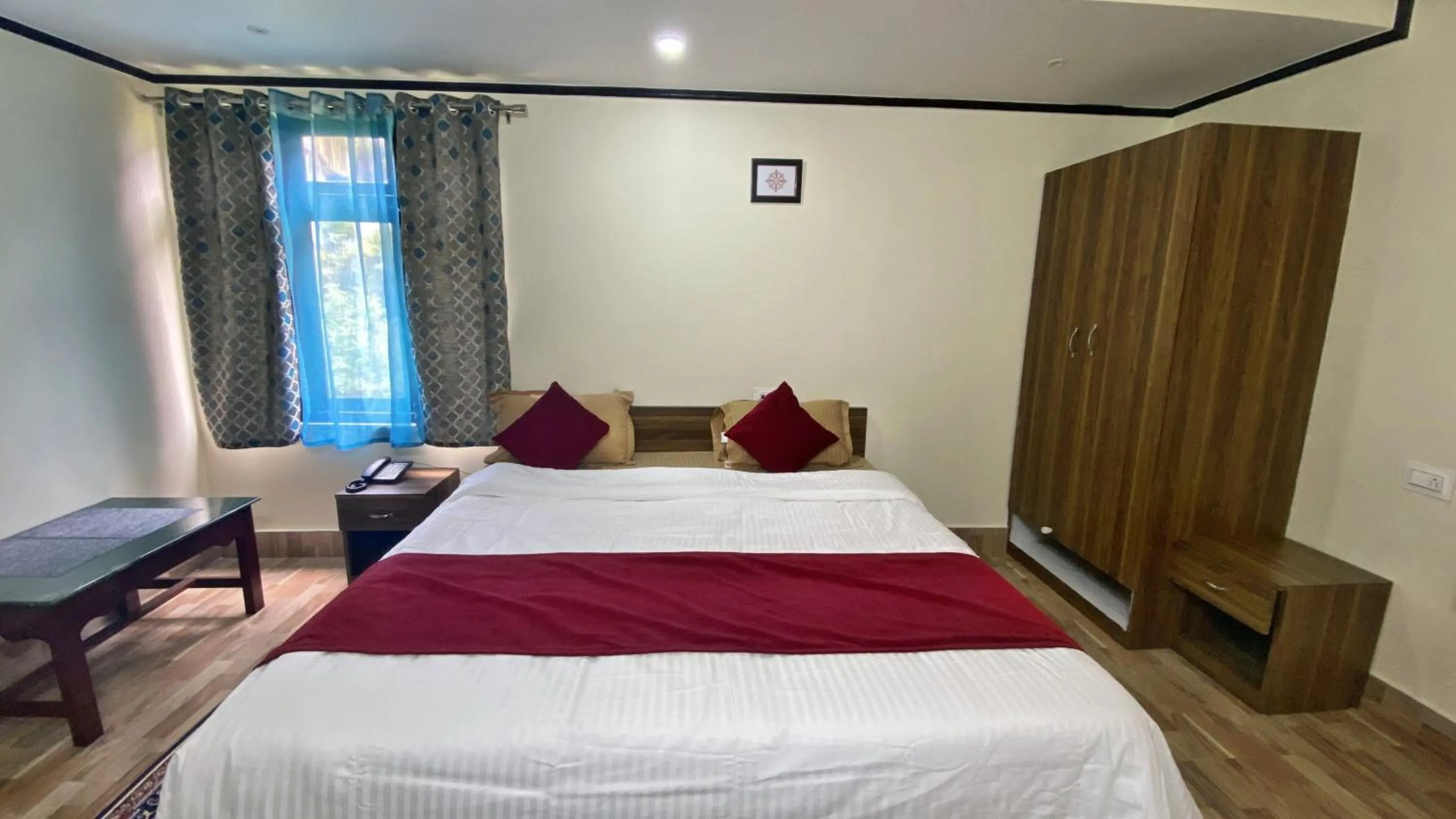 Bed in Lingmoo Residency