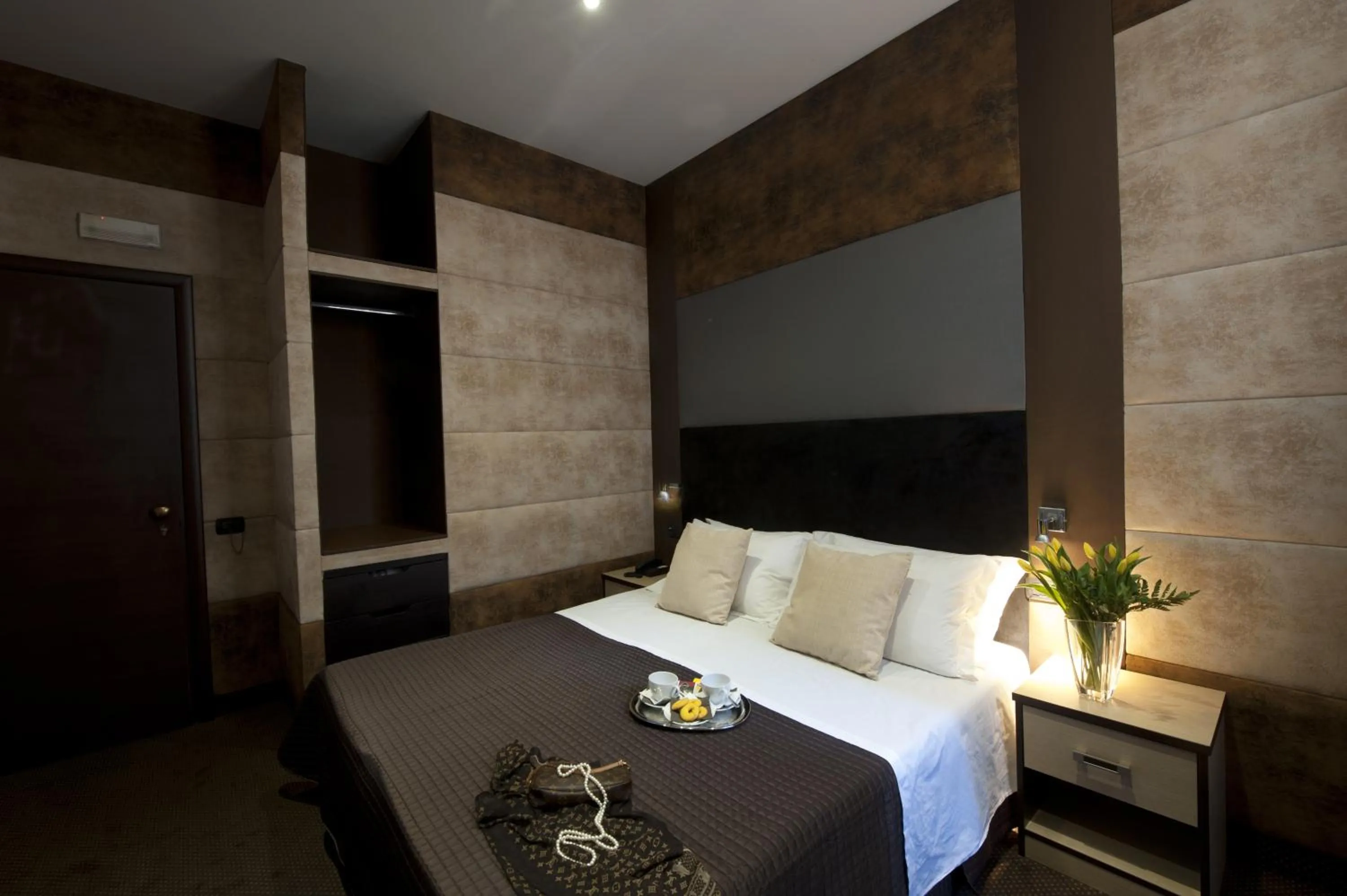 Coffee/tea facilities, Bed in Blue Suite Vatican Guesthouse