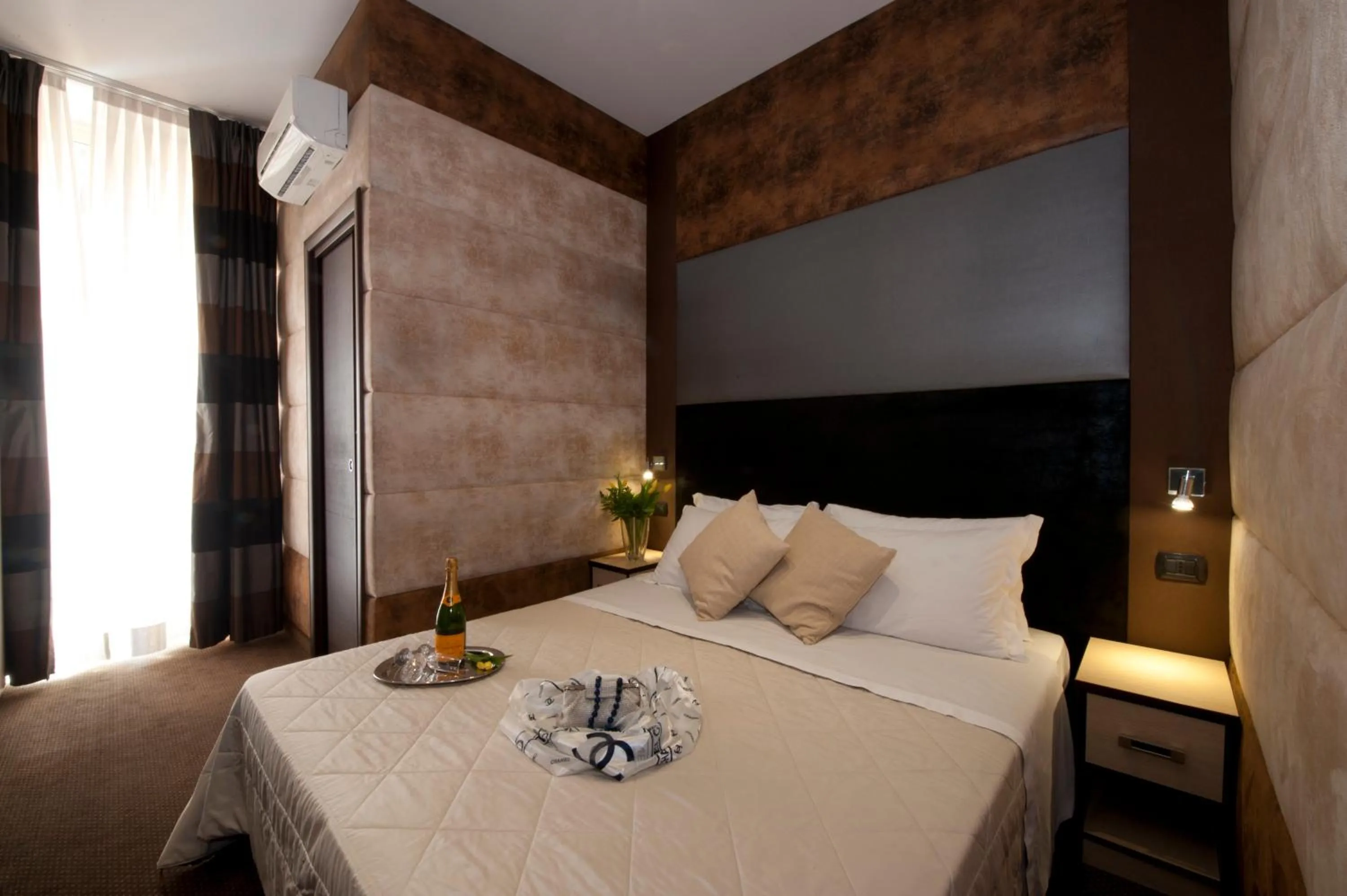 Coffee/tea facilities, Bed in Blue Suite Vatican Guesthouse