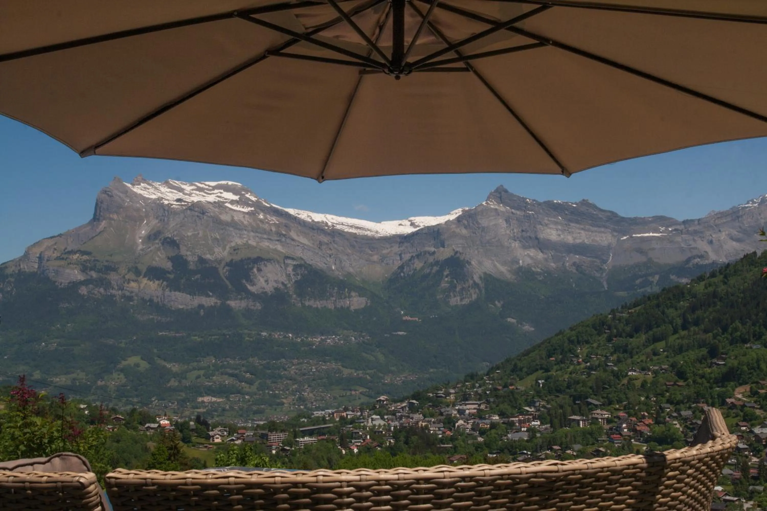 Natural landscape in Wanderful Life MontBlanc refuge haut de gamme