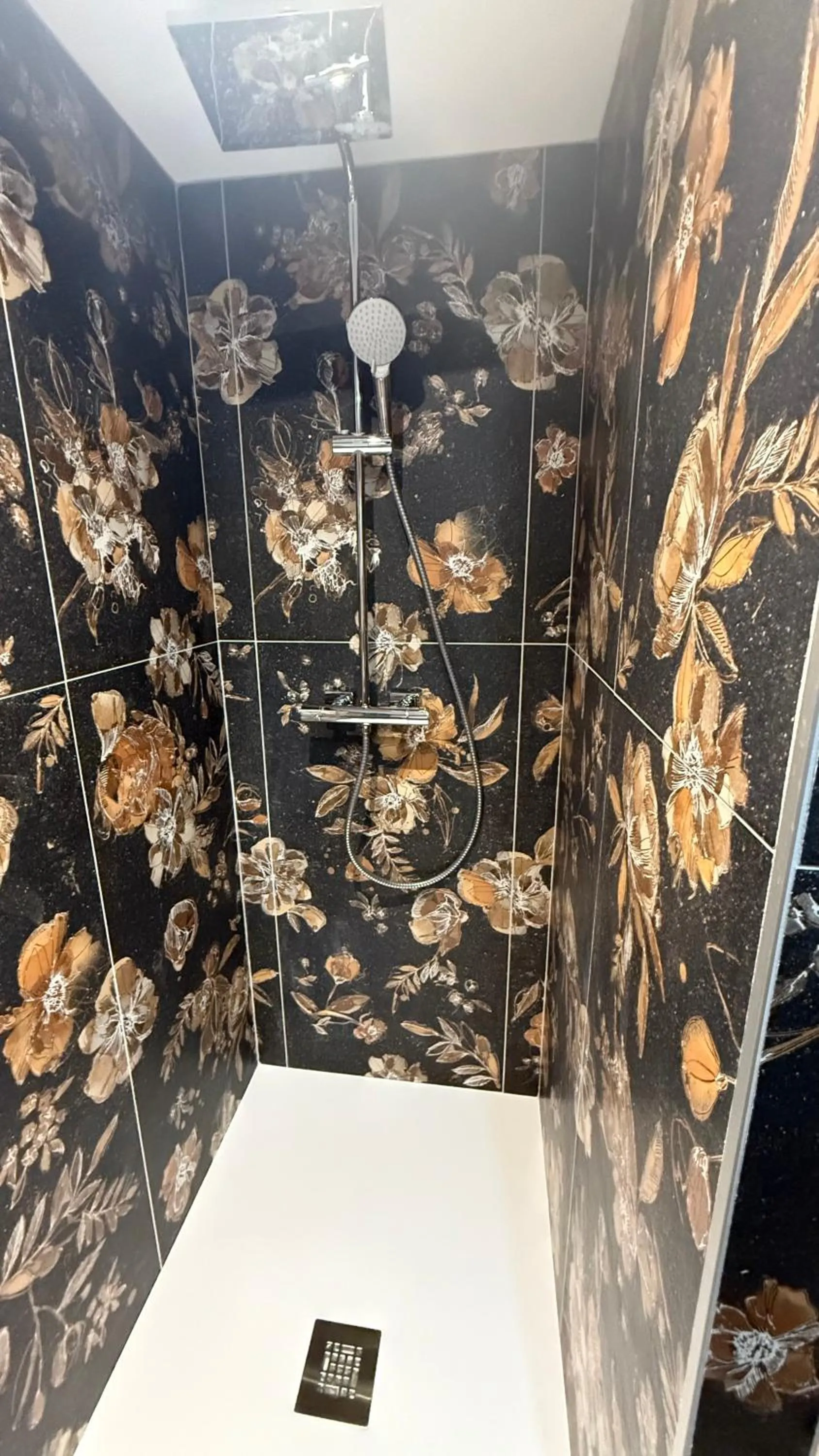 Shower in Wanderful Life MontBlanc refuge haut de gamme