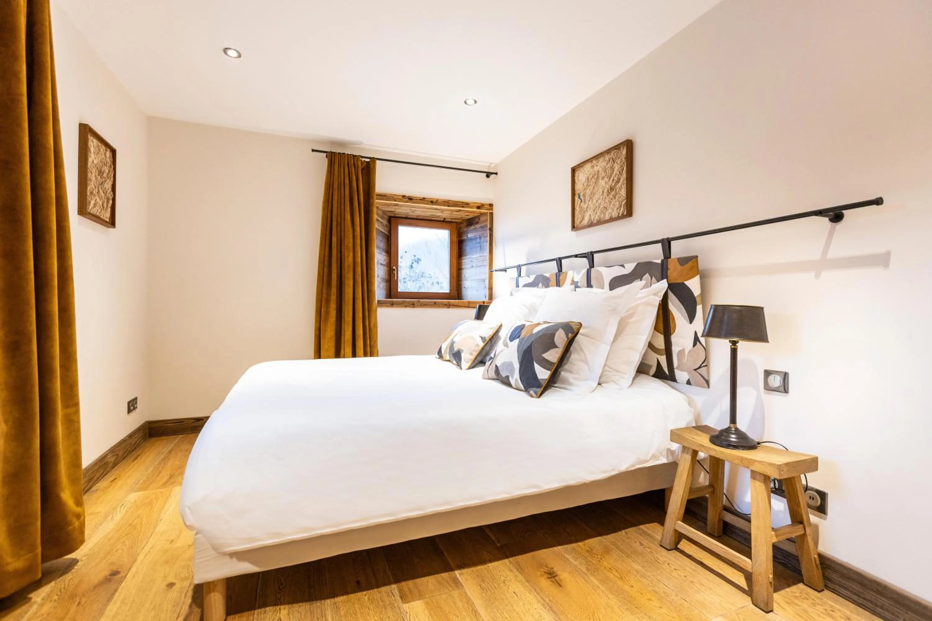 Photo of the whole room, Bed in Wanderful Life MontBlanc refuge haut de gamme