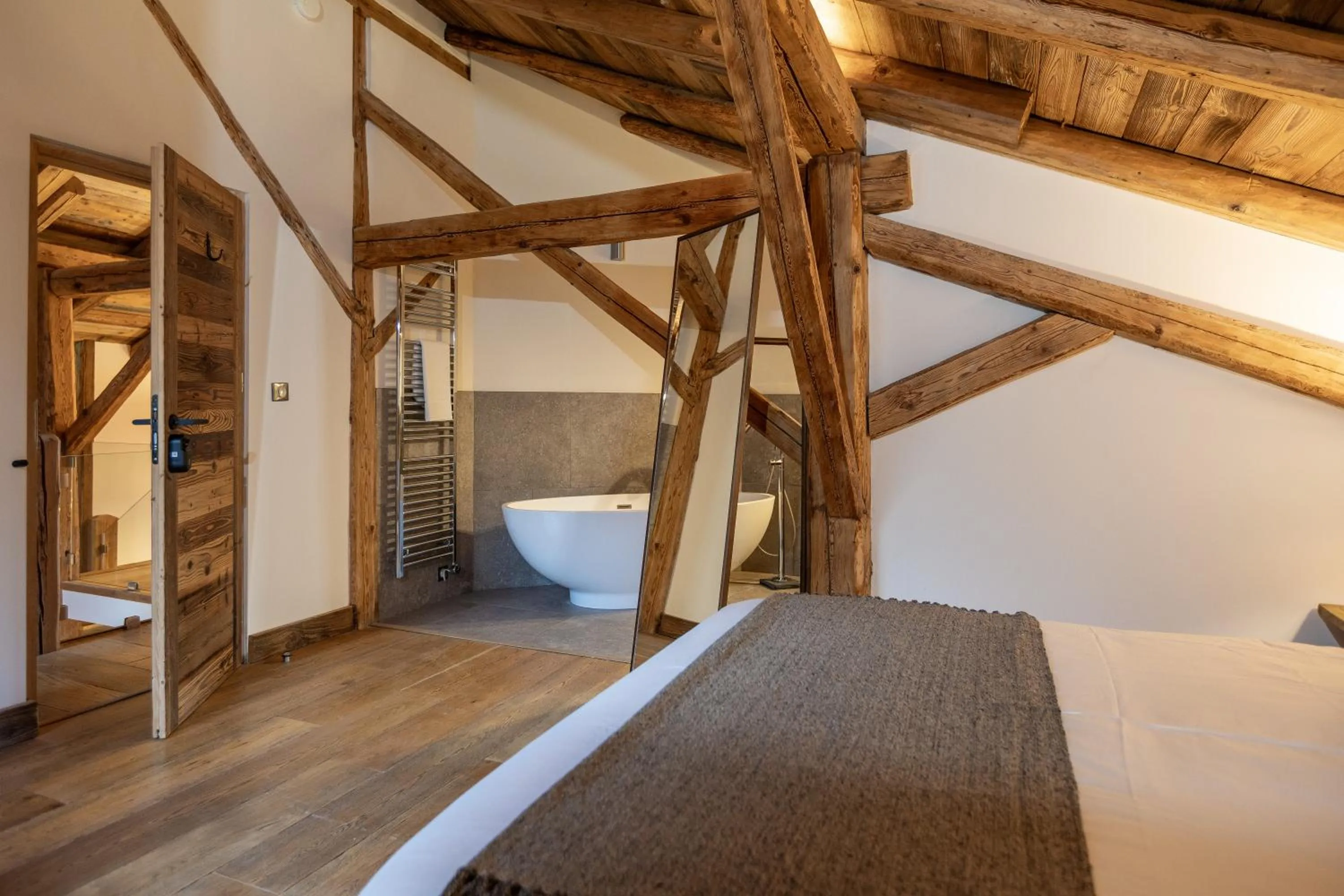 Photo of the whole room, Bed in Wanderful Life MontBlanc refuge haut de gamme