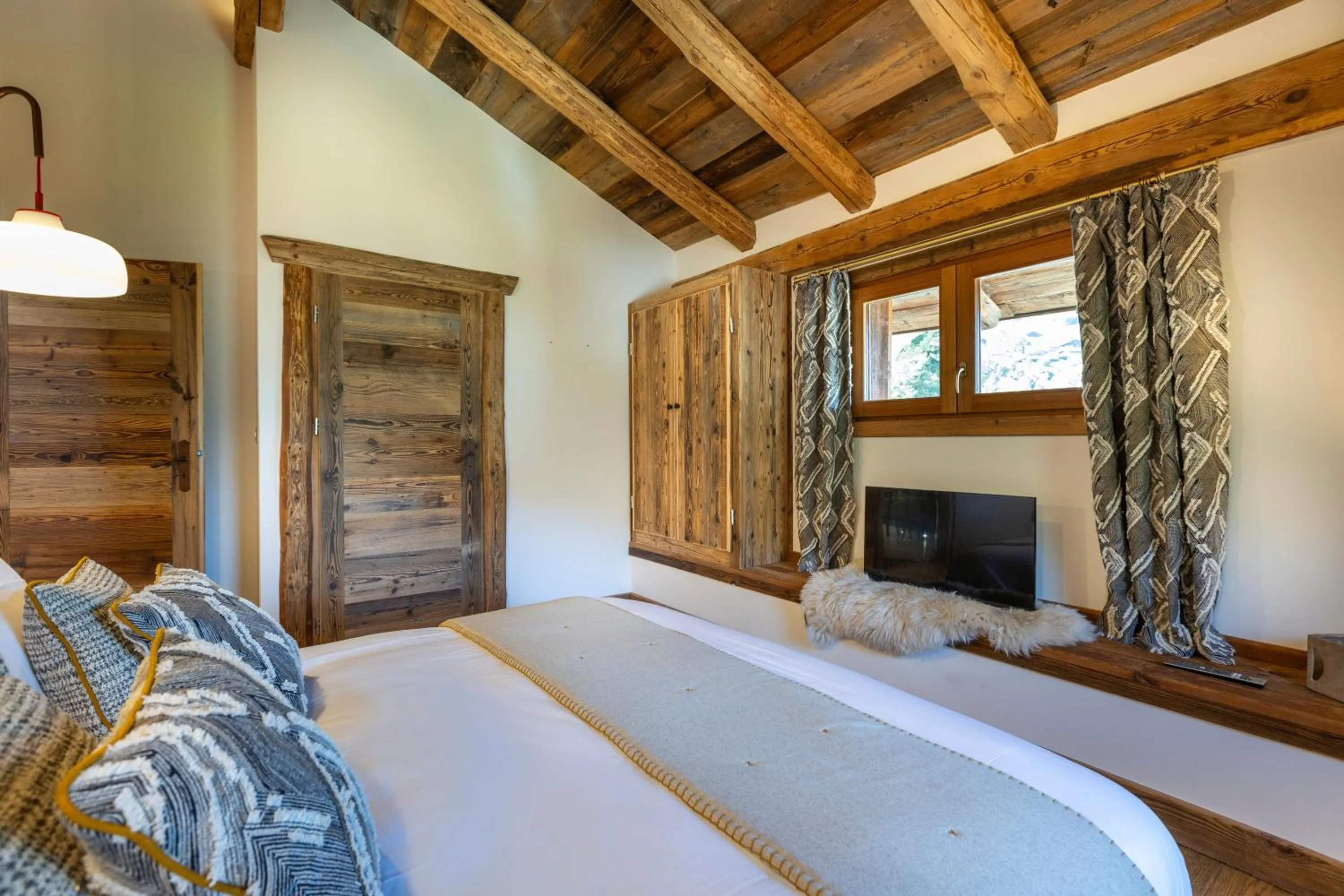 Photo of the whole room, Bed in Wanderful Life MontBlanc refuge haut de gamme