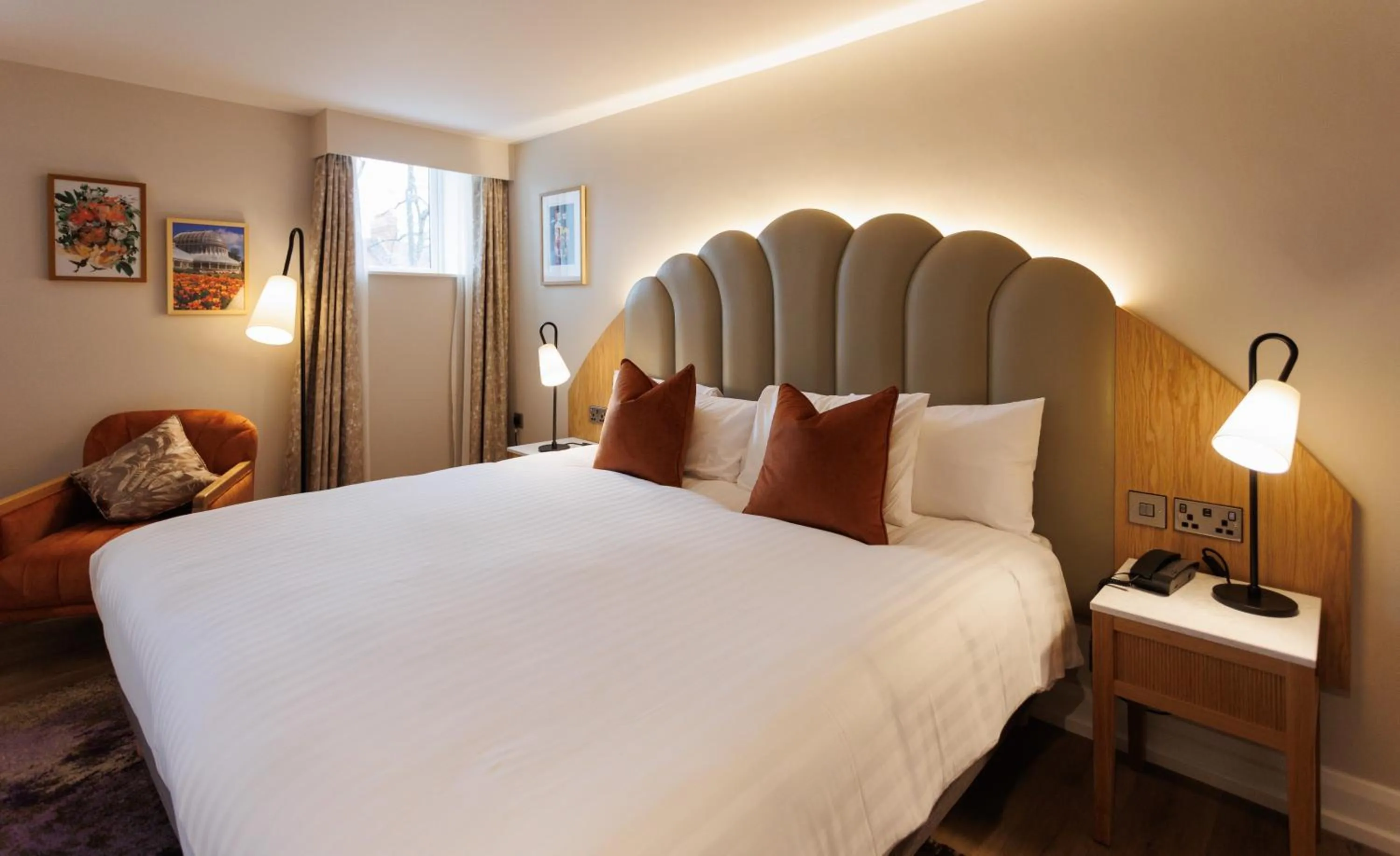 Bed in The Malone Hotel