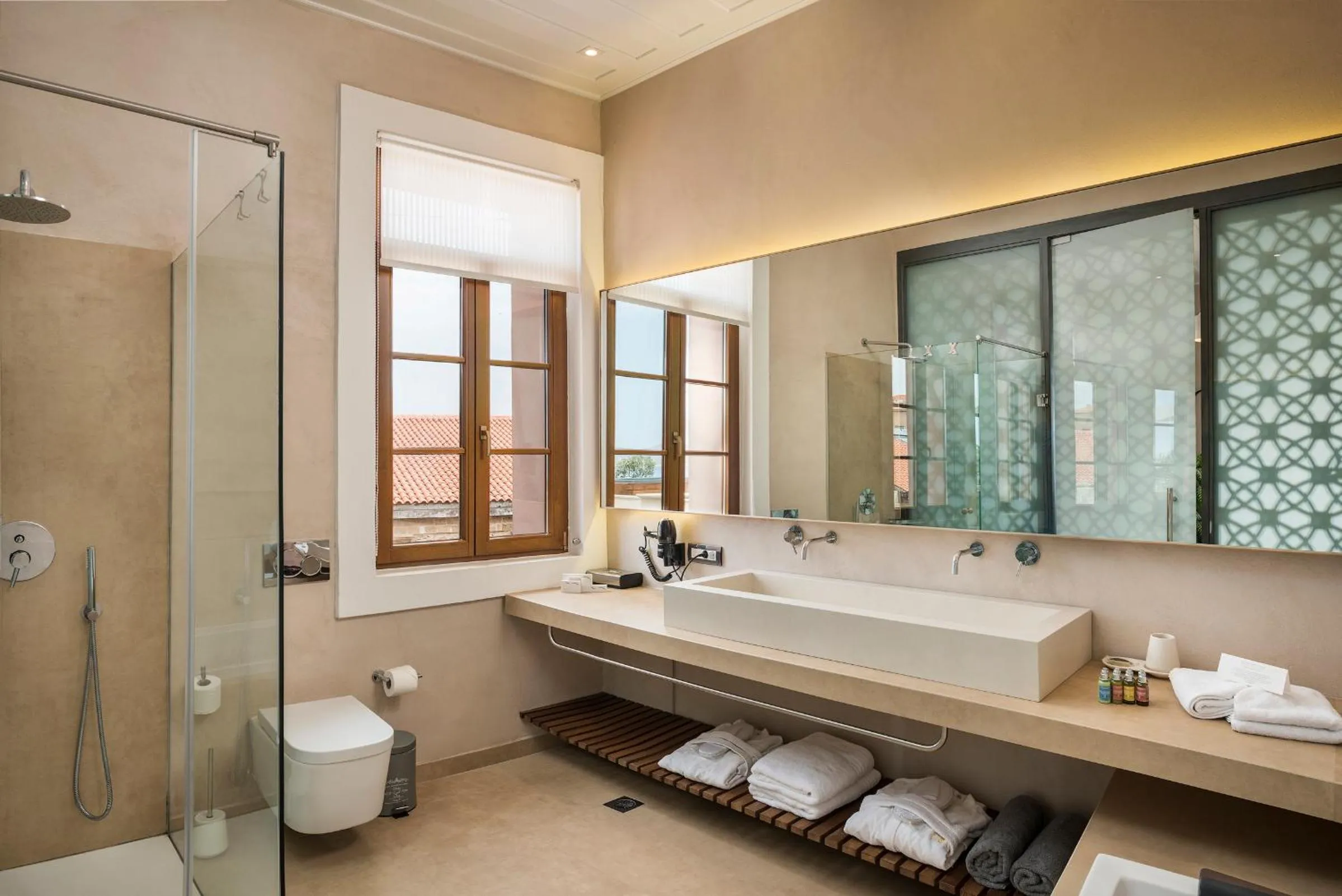 Bathroom in Ambassadors Residence Boutique Hotel