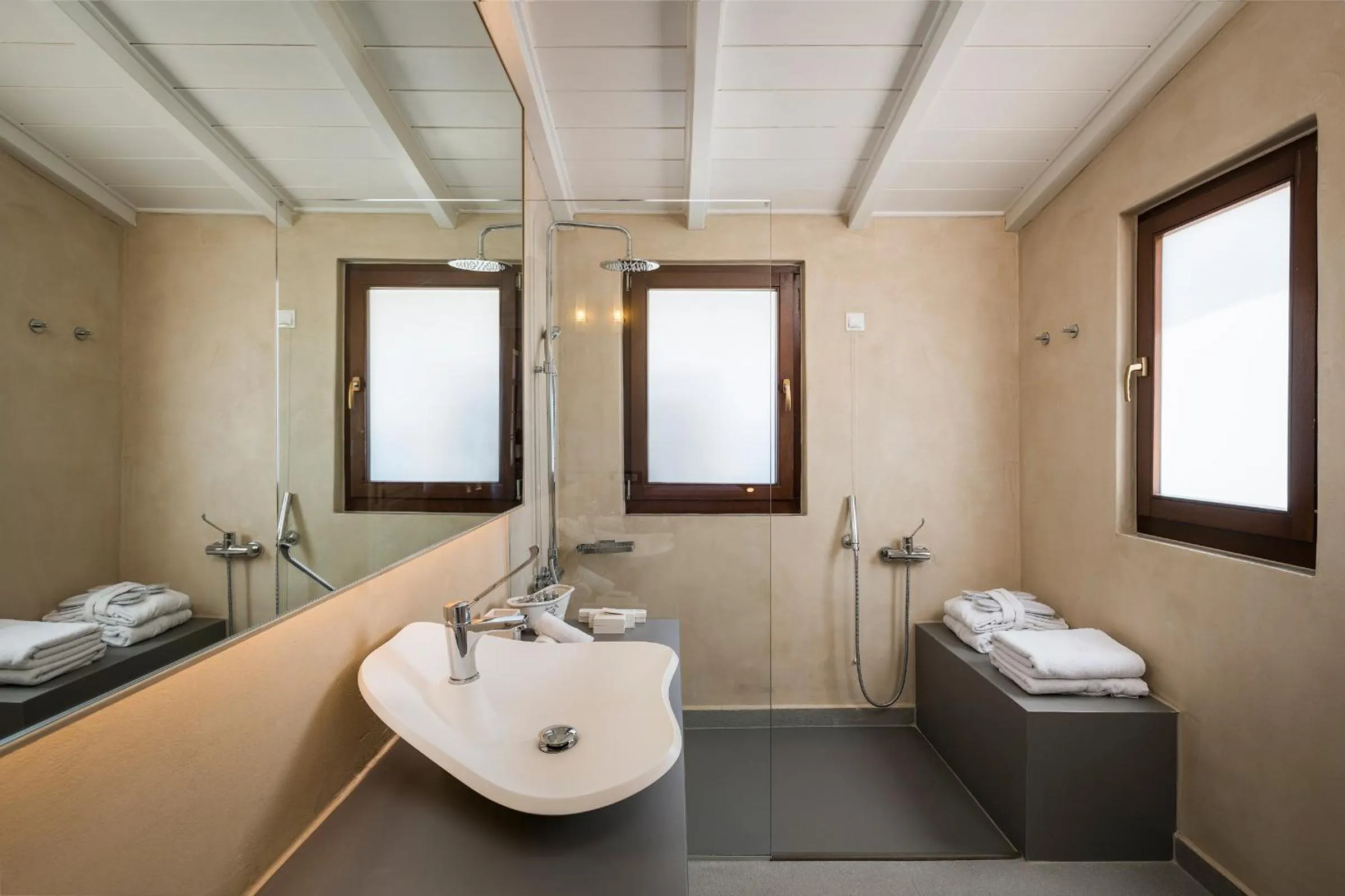 Bathroom in Ambassadors Residence Boutique Hotel