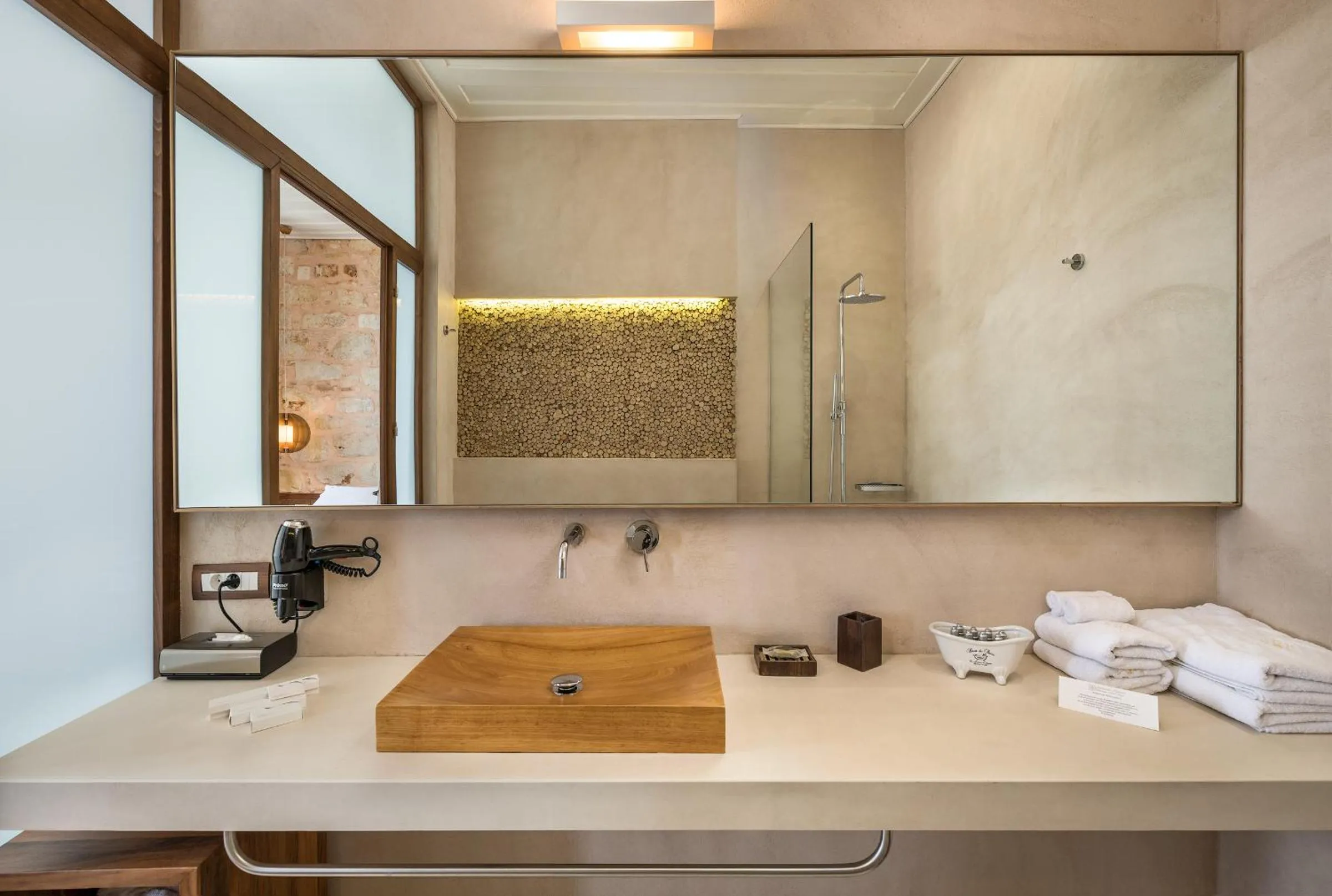 Bathroom in Ambassadors Residence Boutique Hotel