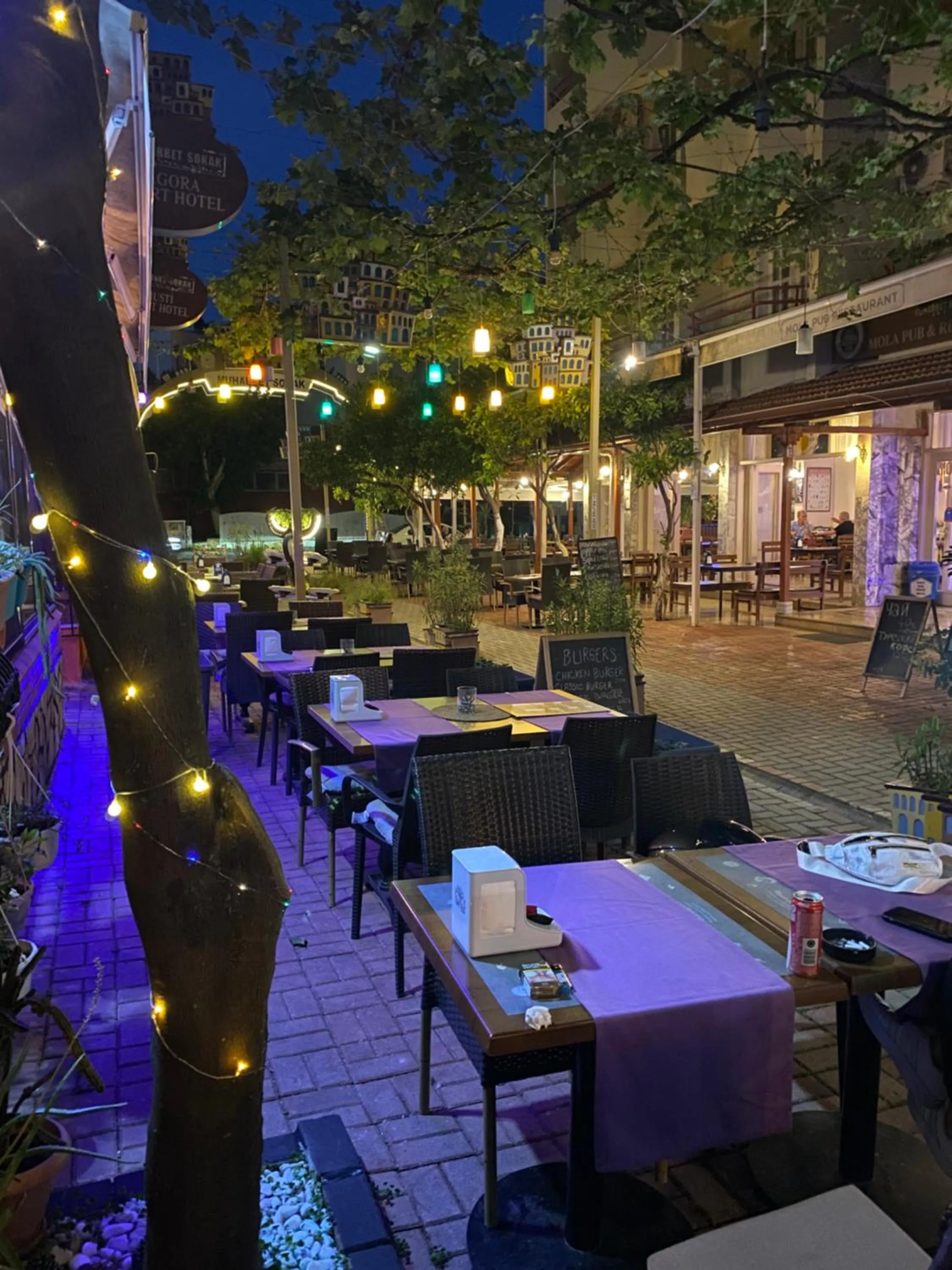 Restaurant/places to eat in Agora Boutique Apart Hotel