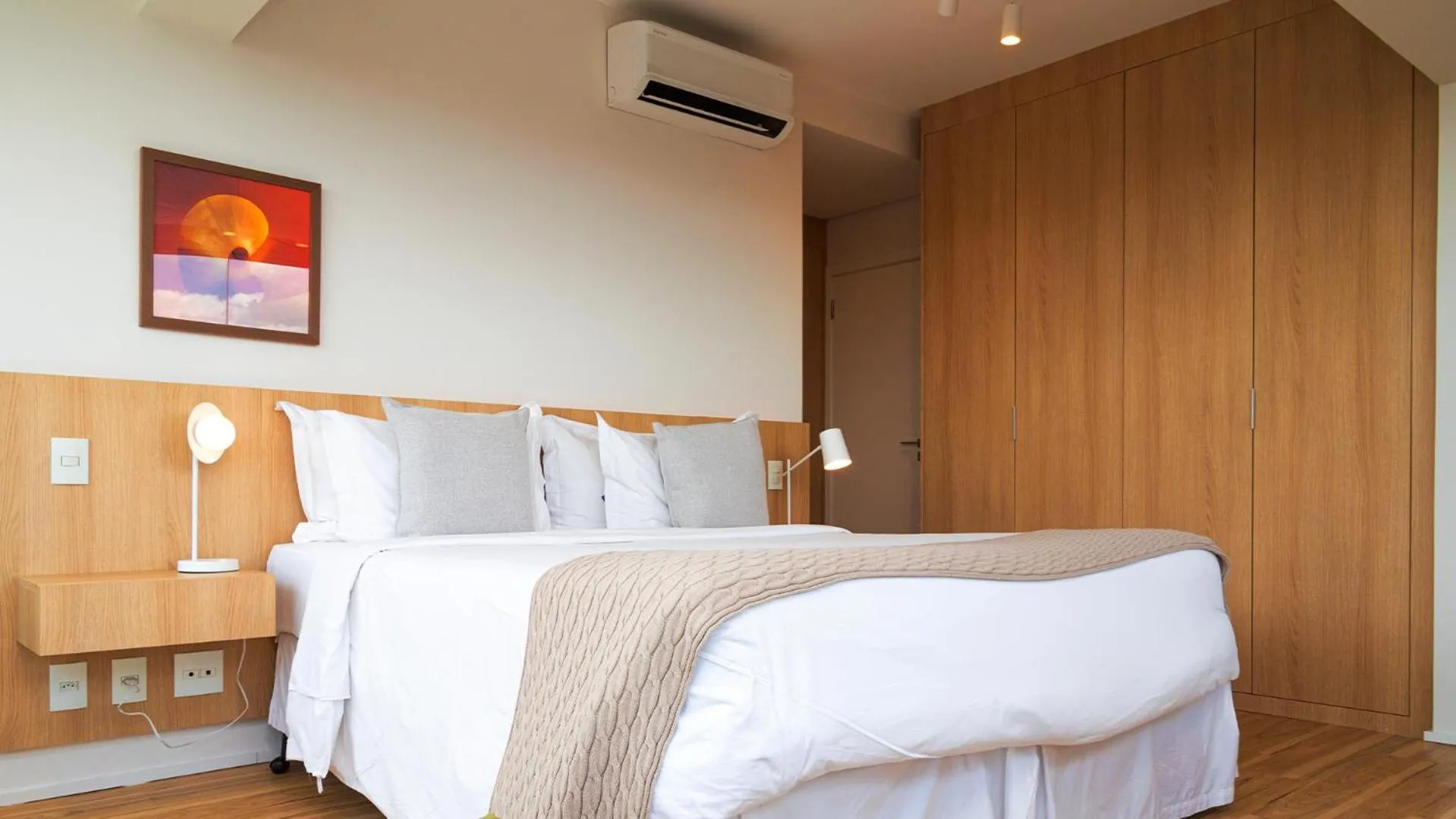 Bed in White 2880 - Pinheiros