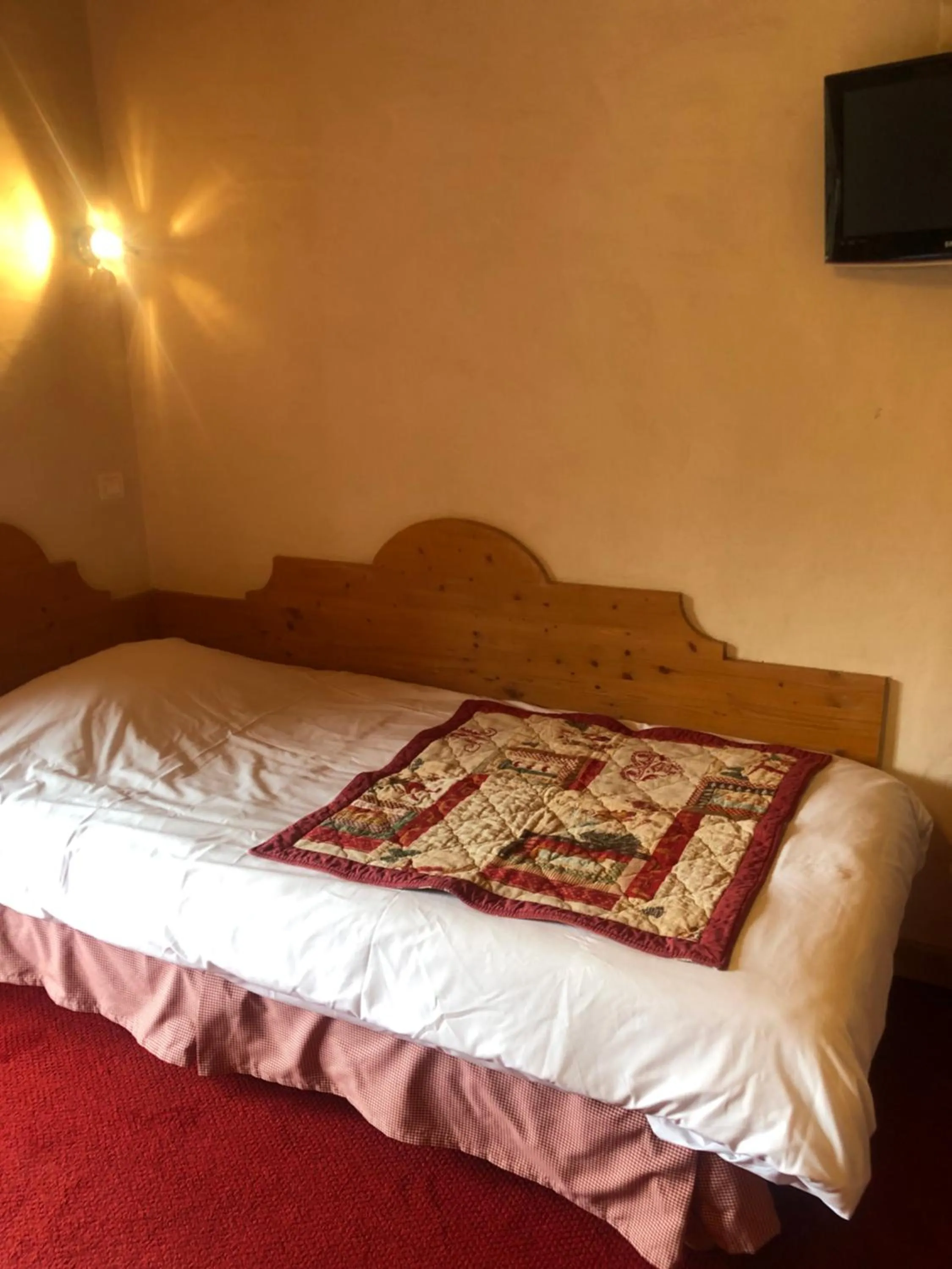 Triple Room with Mountain View in Hôtel la Kinkerne