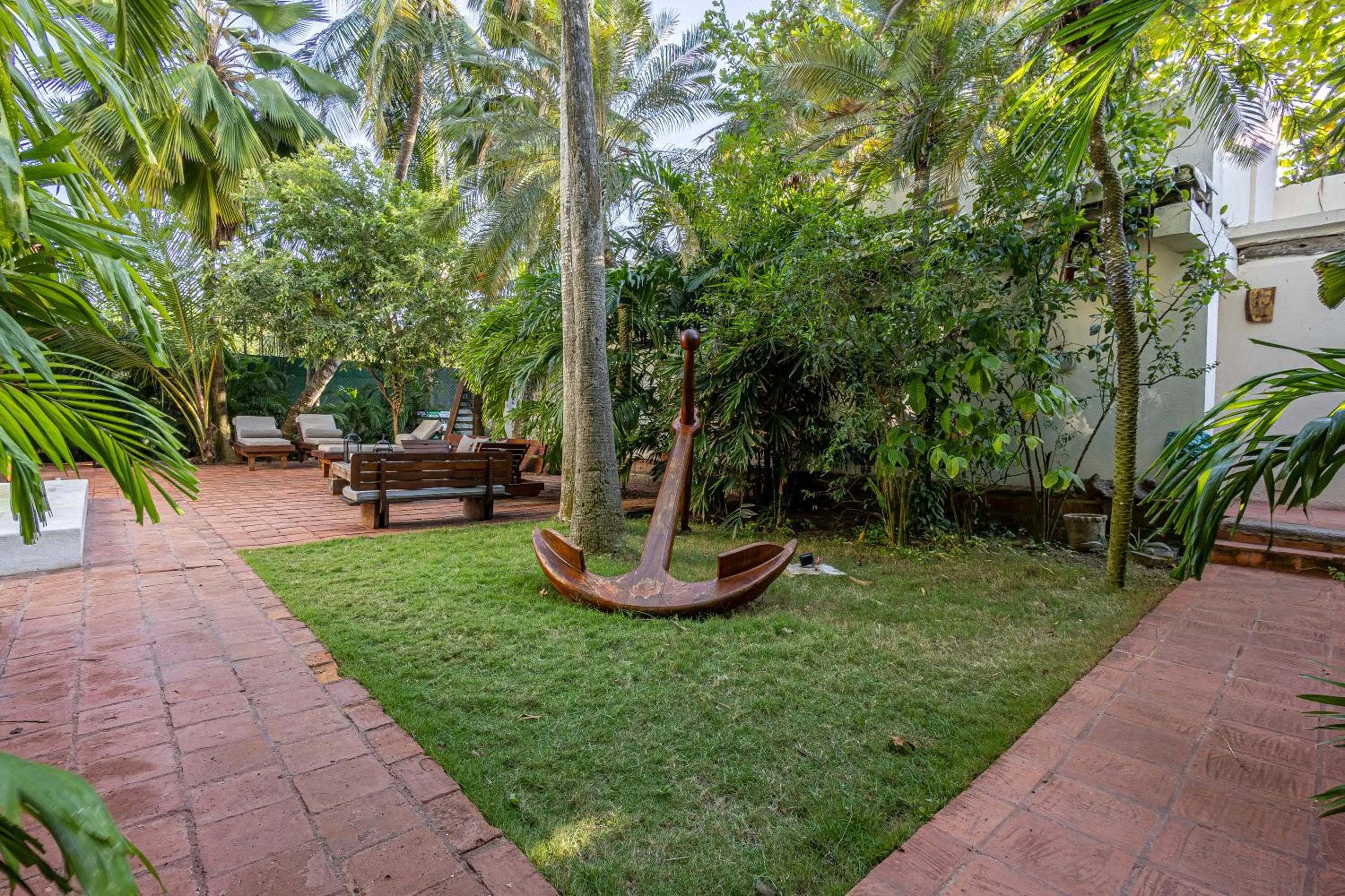 Patio in Casa Real Del Cabrero by Soho