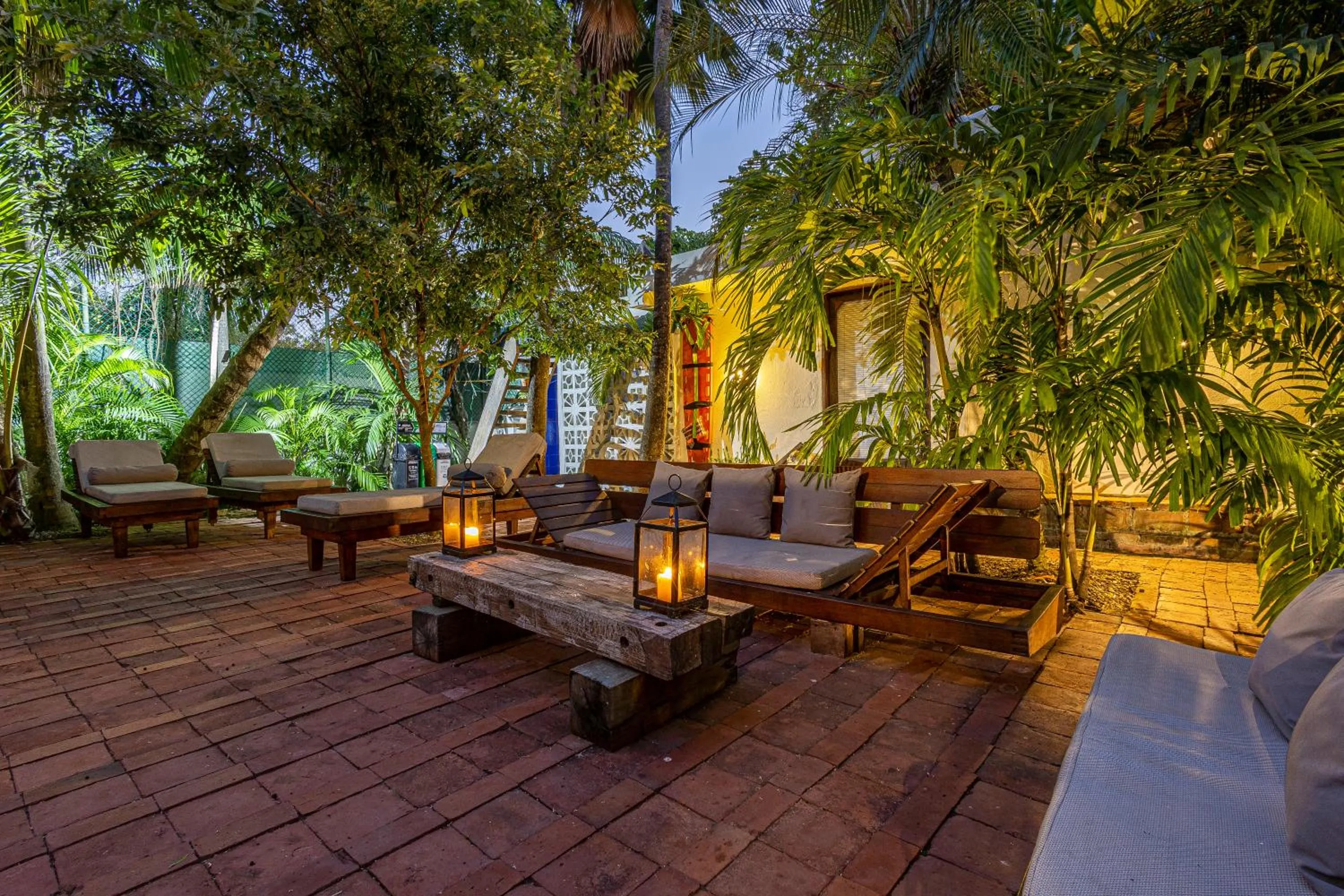 Garden in Casa Real Del Cabrero by Soho