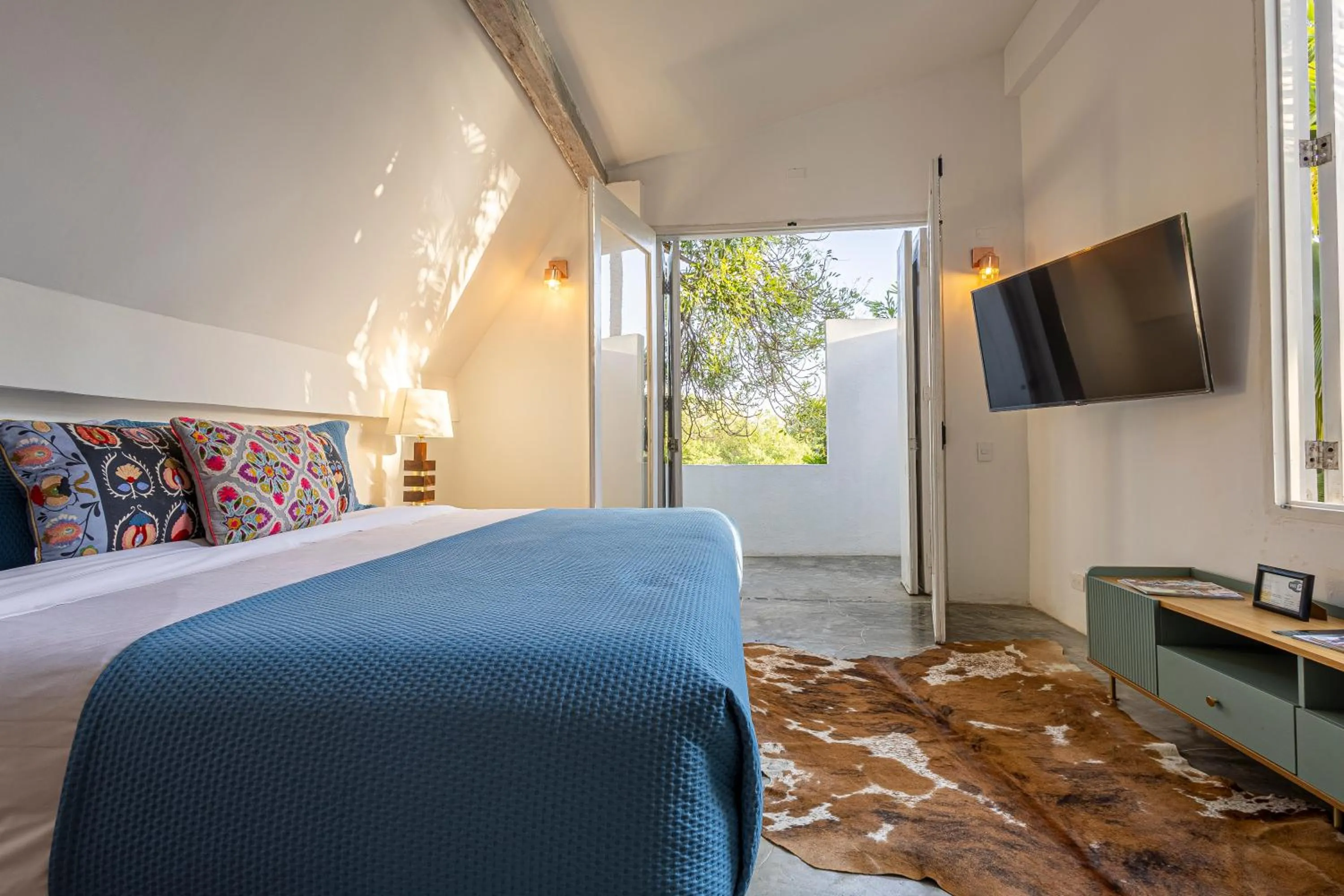 Communal lounge/ TV room, Bed in Casa Real Del Cabrero by Soho