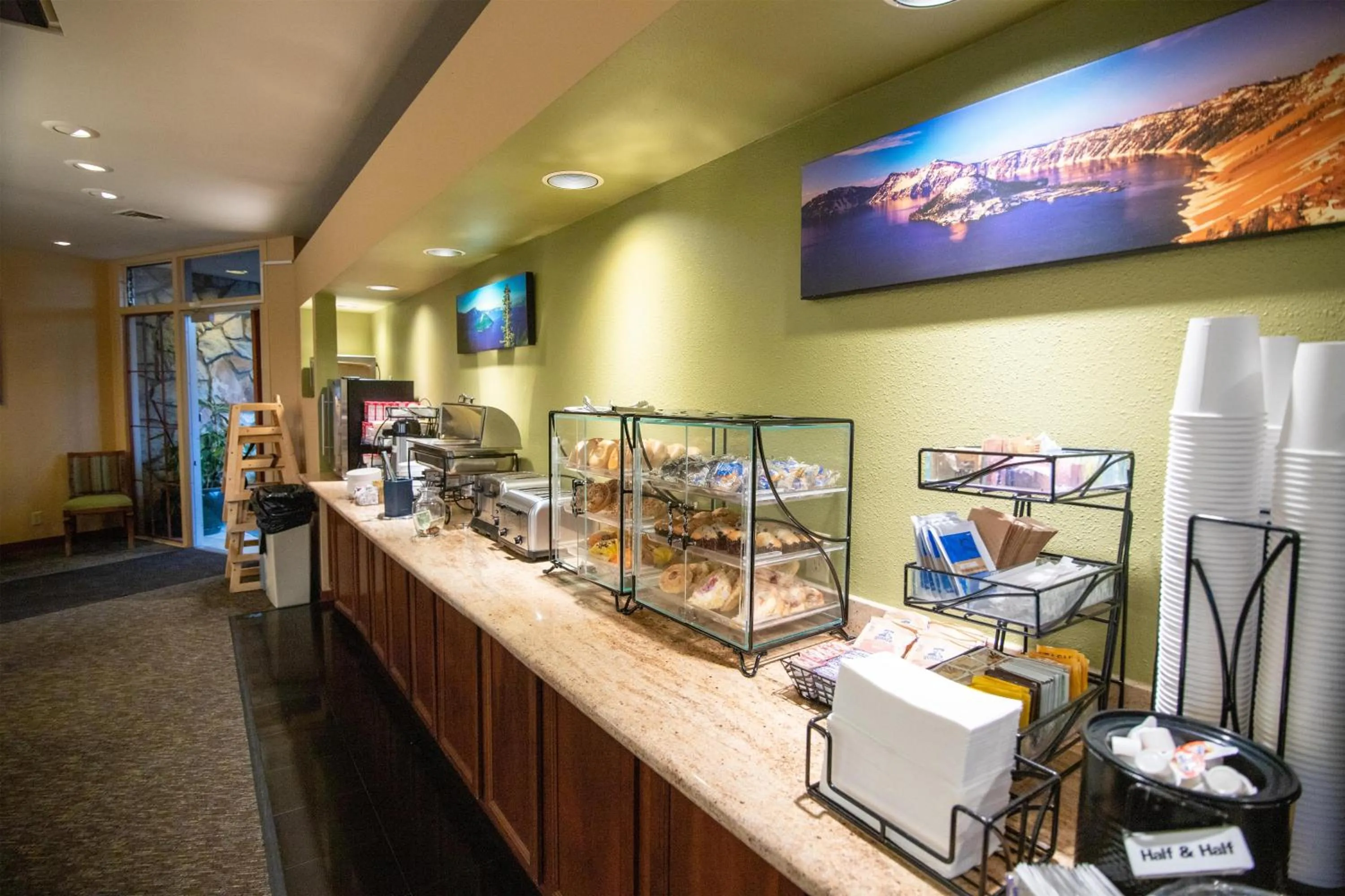 Breakfast in The Bard's Inn - BW Signature Collection by Best Western