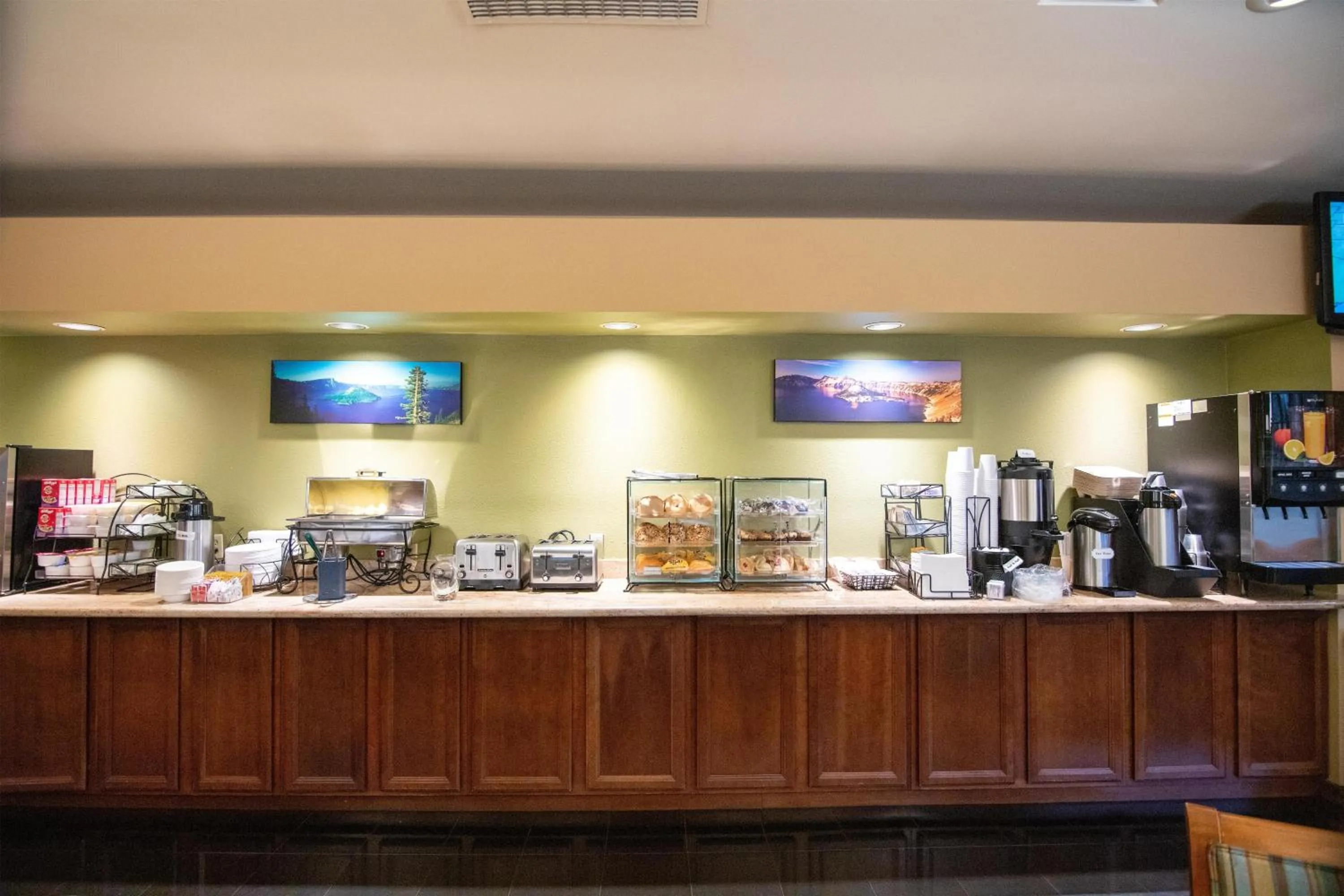 Breakfast in The Bard's Inn - BW Signature Collection by Best Western