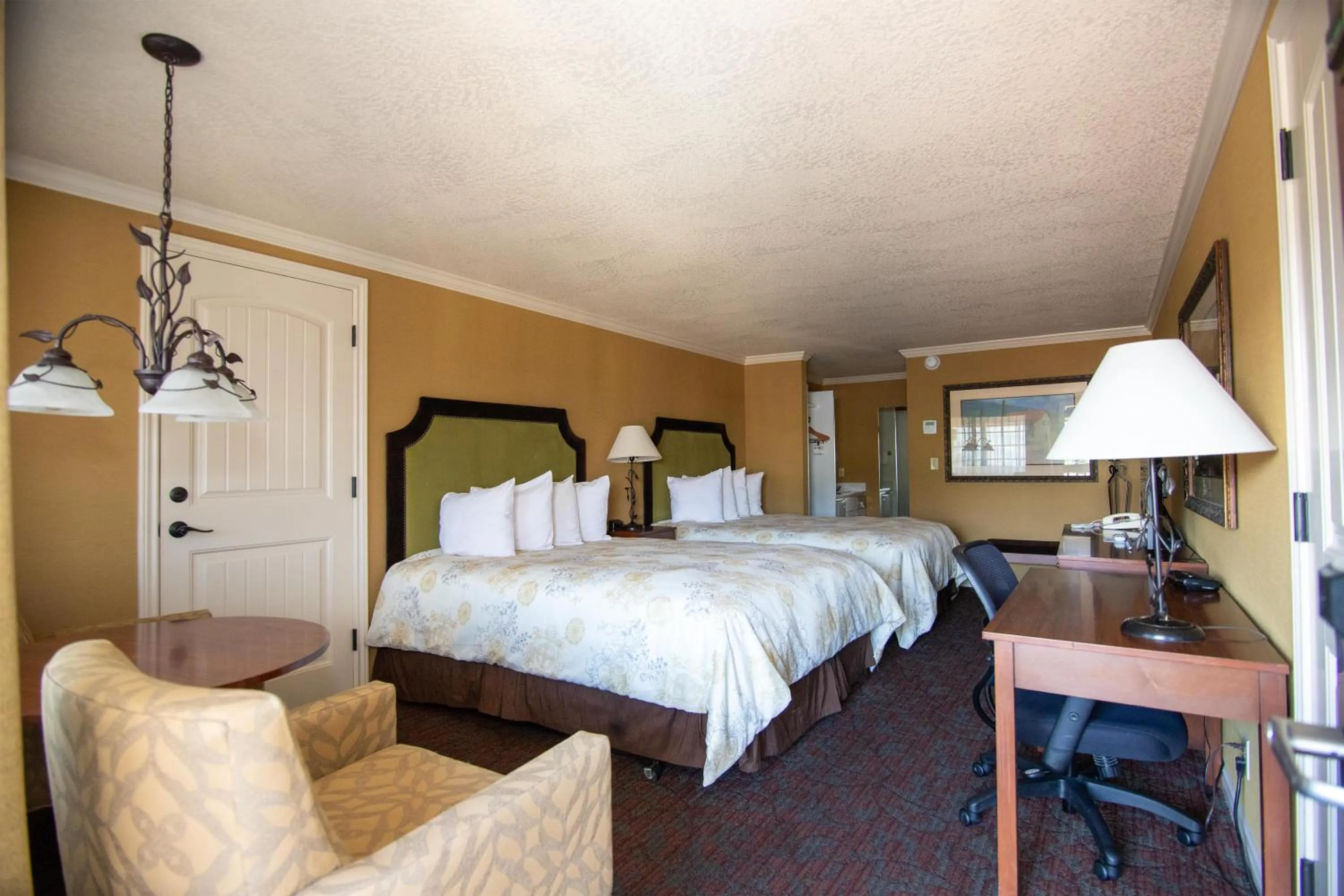 Bedroom, Bed in The Bard's Inn - BW Signature Collection by Best Western